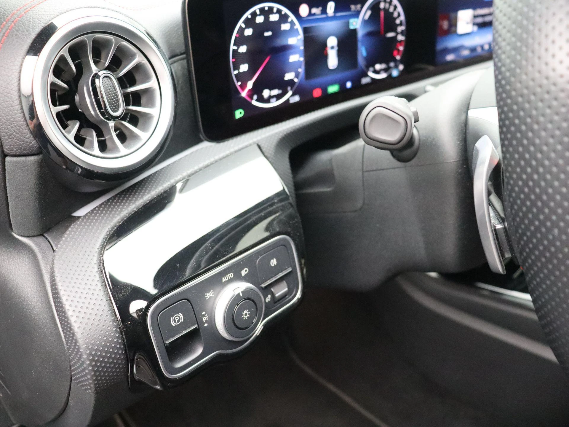 Mercedes-Benz CLA 250 e AMG Line Shooting Brake + MULTIBEAM LED + PANORAMISCH DAK + CARPLAY +