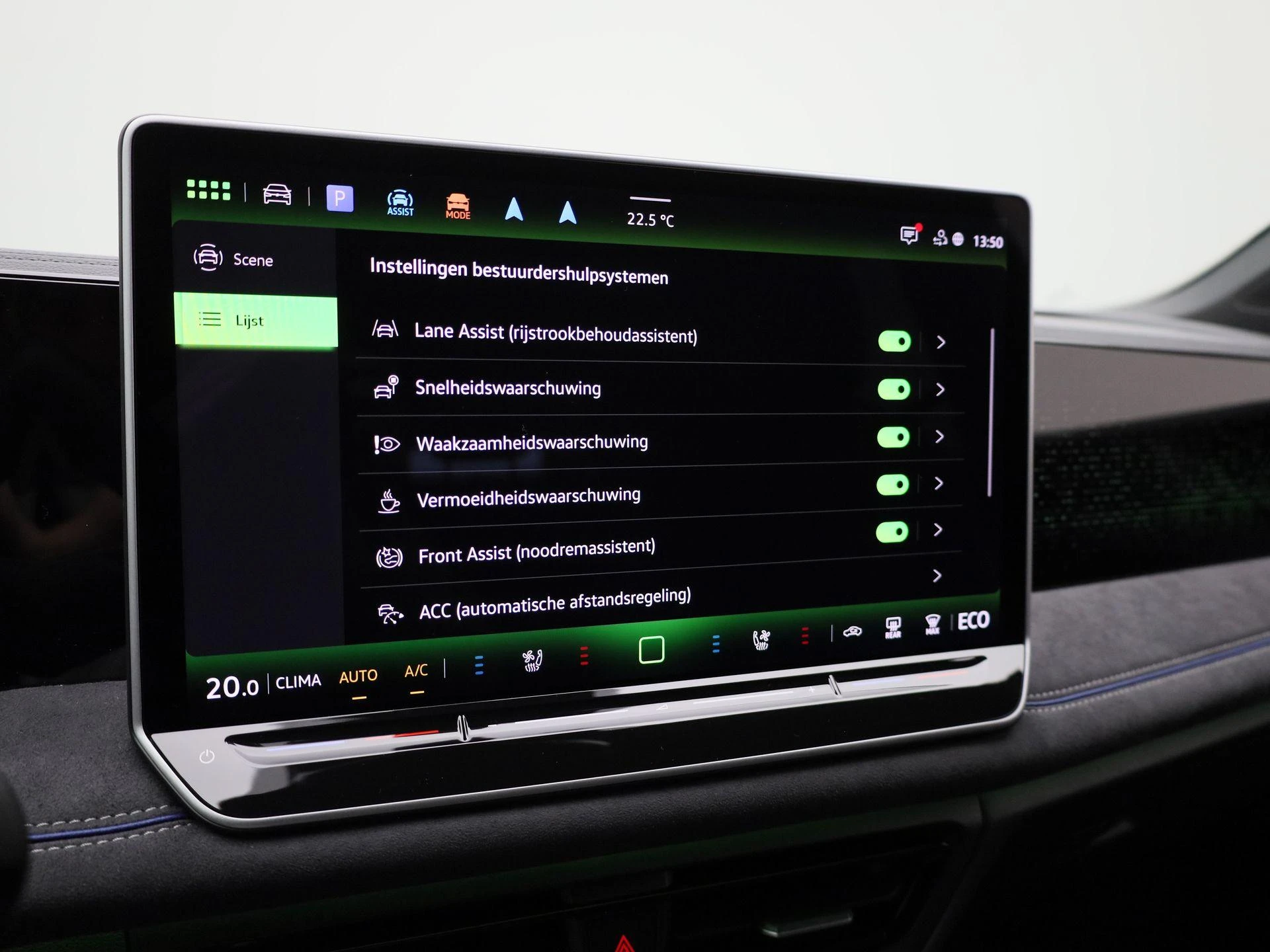 Volkswagen-Tiguan-image-30