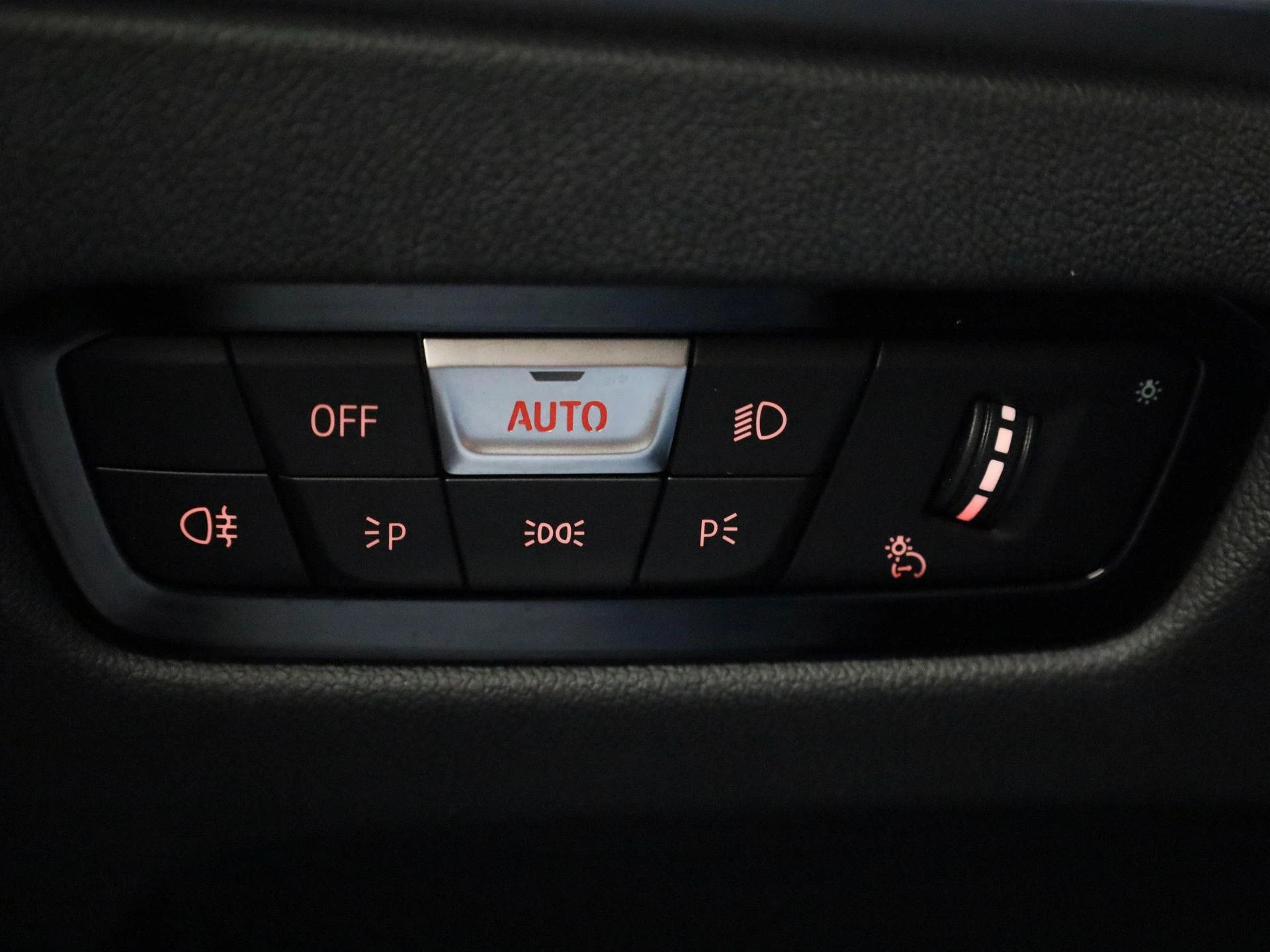 BMW-i4-image-21