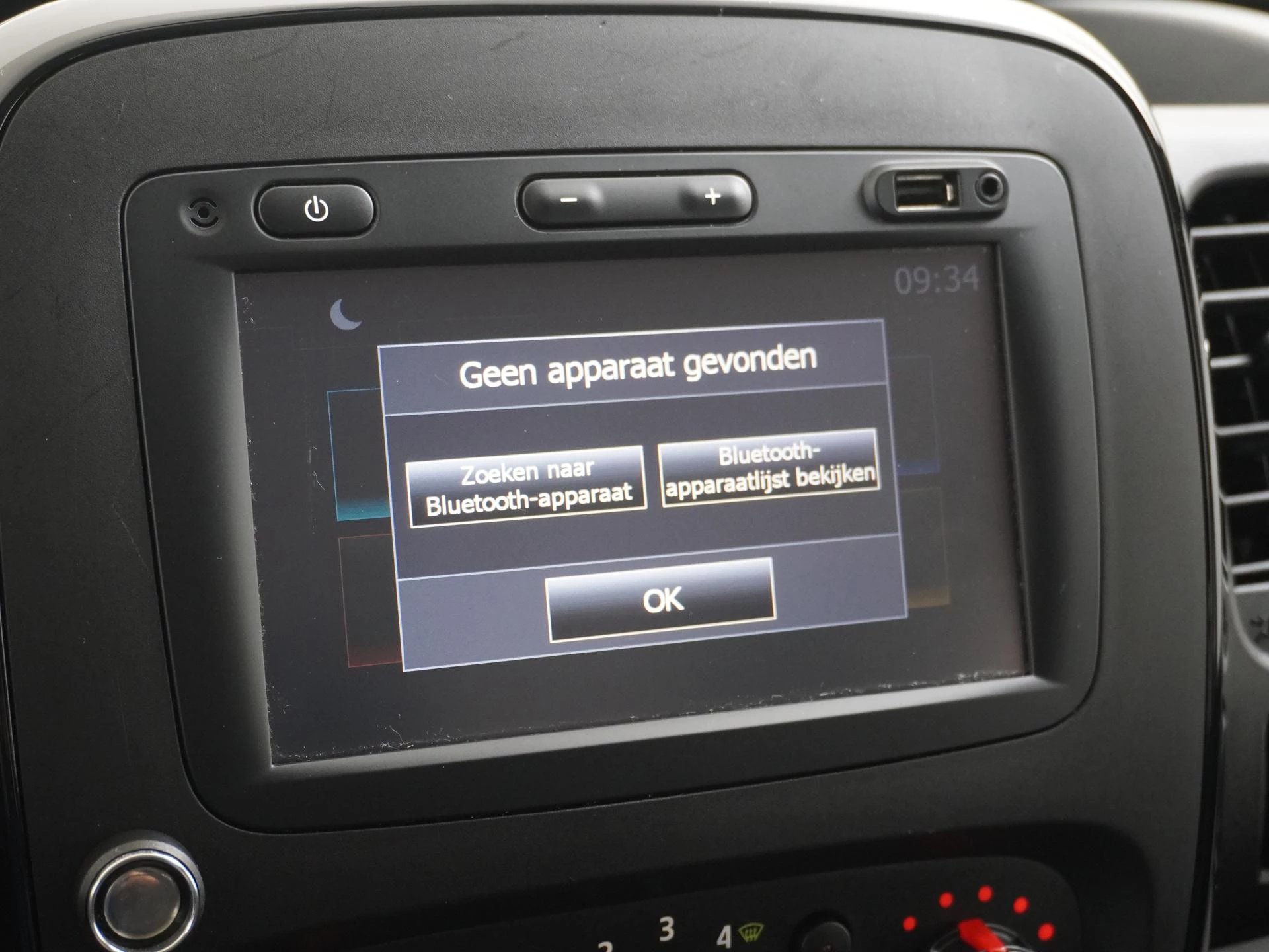 Opel-Vivaro-image-22