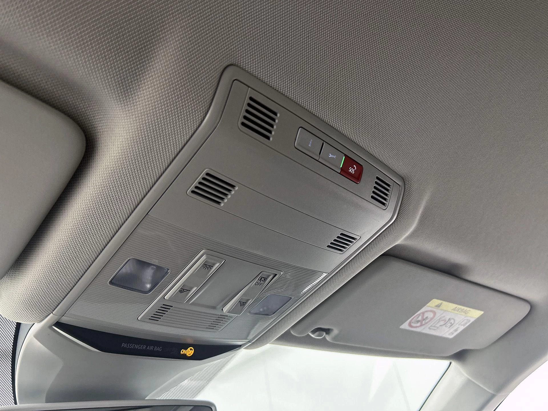 Volkswagen-T-Roc-image-10