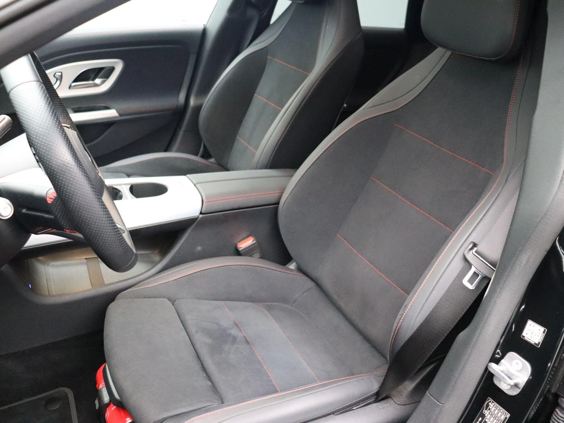 Mercedes-Benz-CLA-image-11