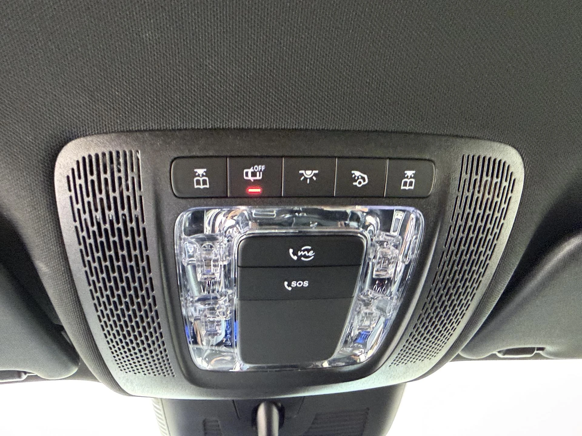 Mercedes-Benz-GLA-image-23