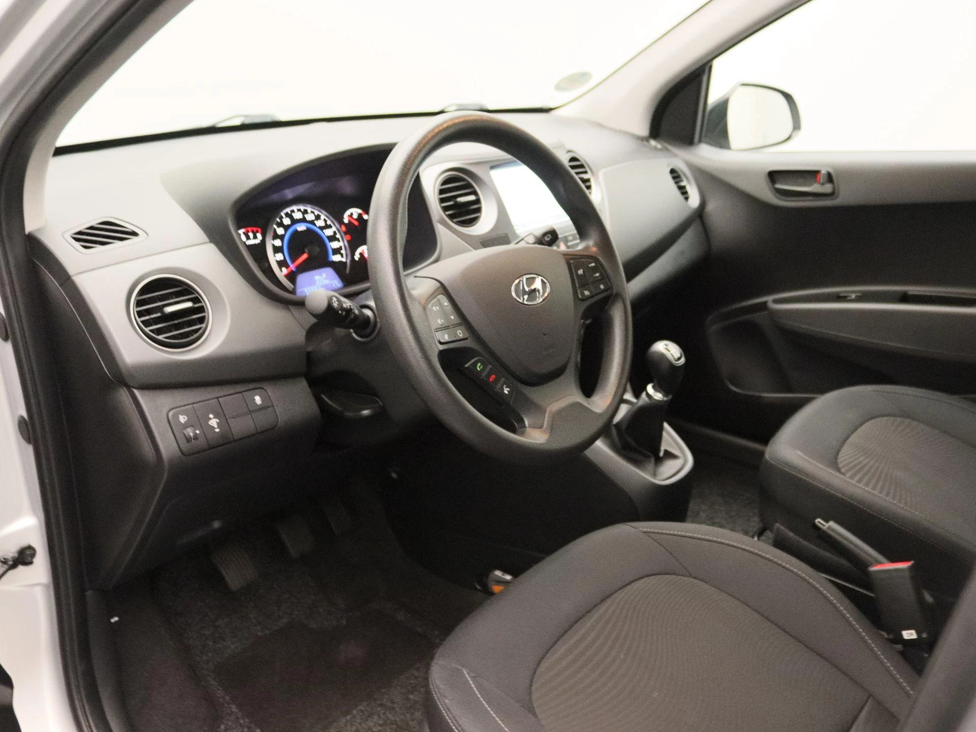 Hyundai-i10-image-21