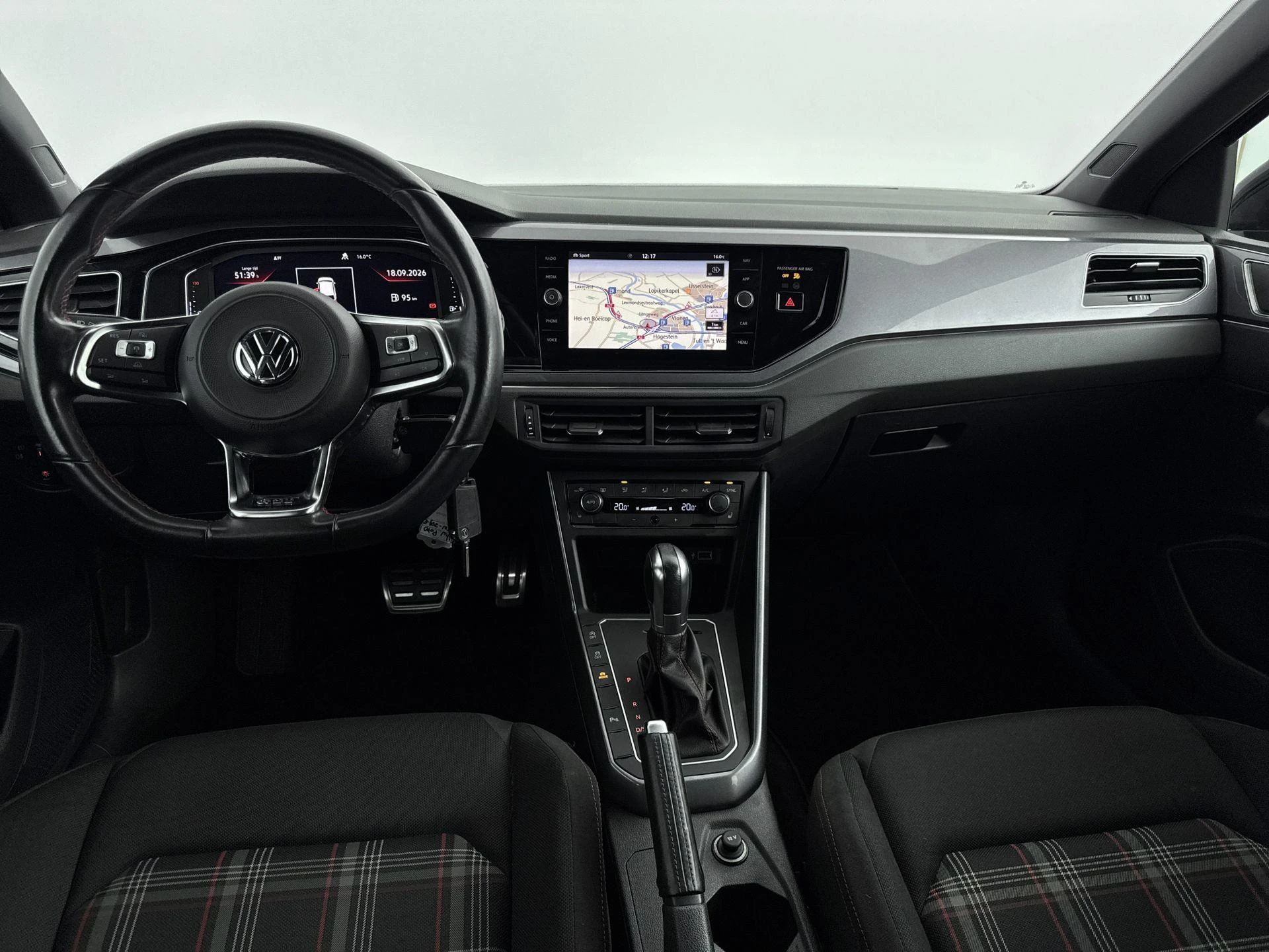 Volkswagen-Polo-image-15