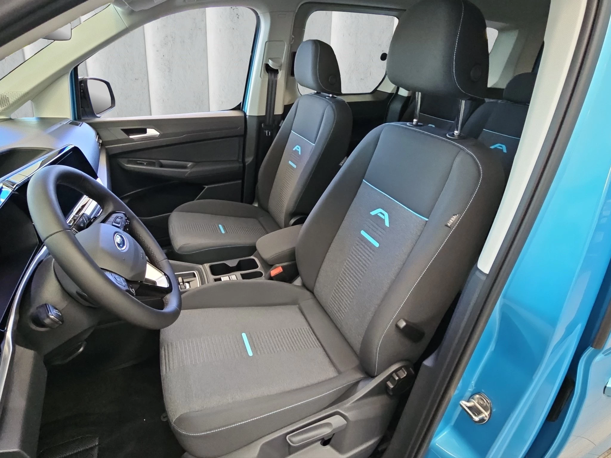 Ford Tourneo Connect L1 Active 2.0 EcoBlue 90kW Automatik Kompaktvan. 5-türig MJ2024.75