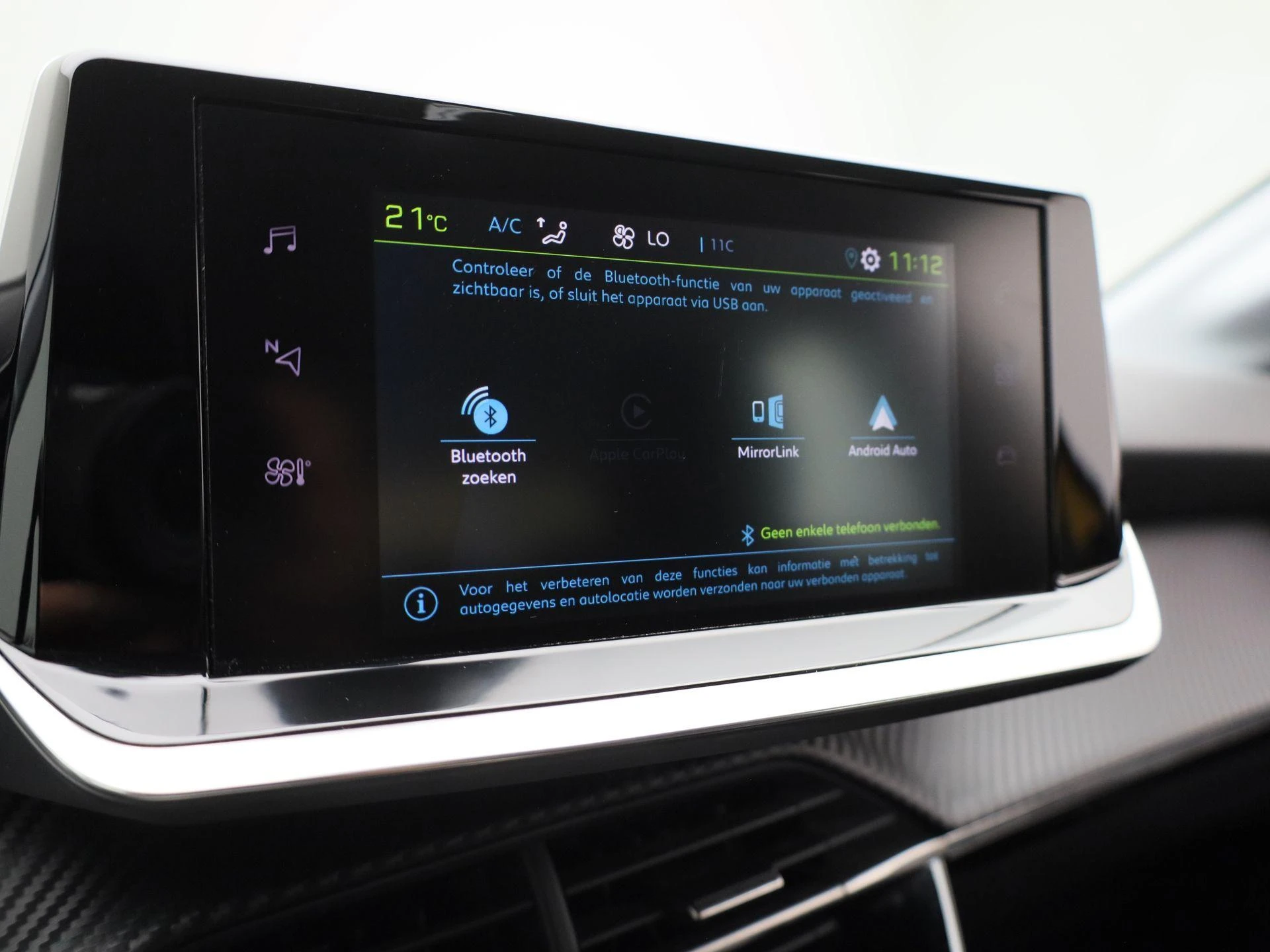 Peugeot-e-208-image-25