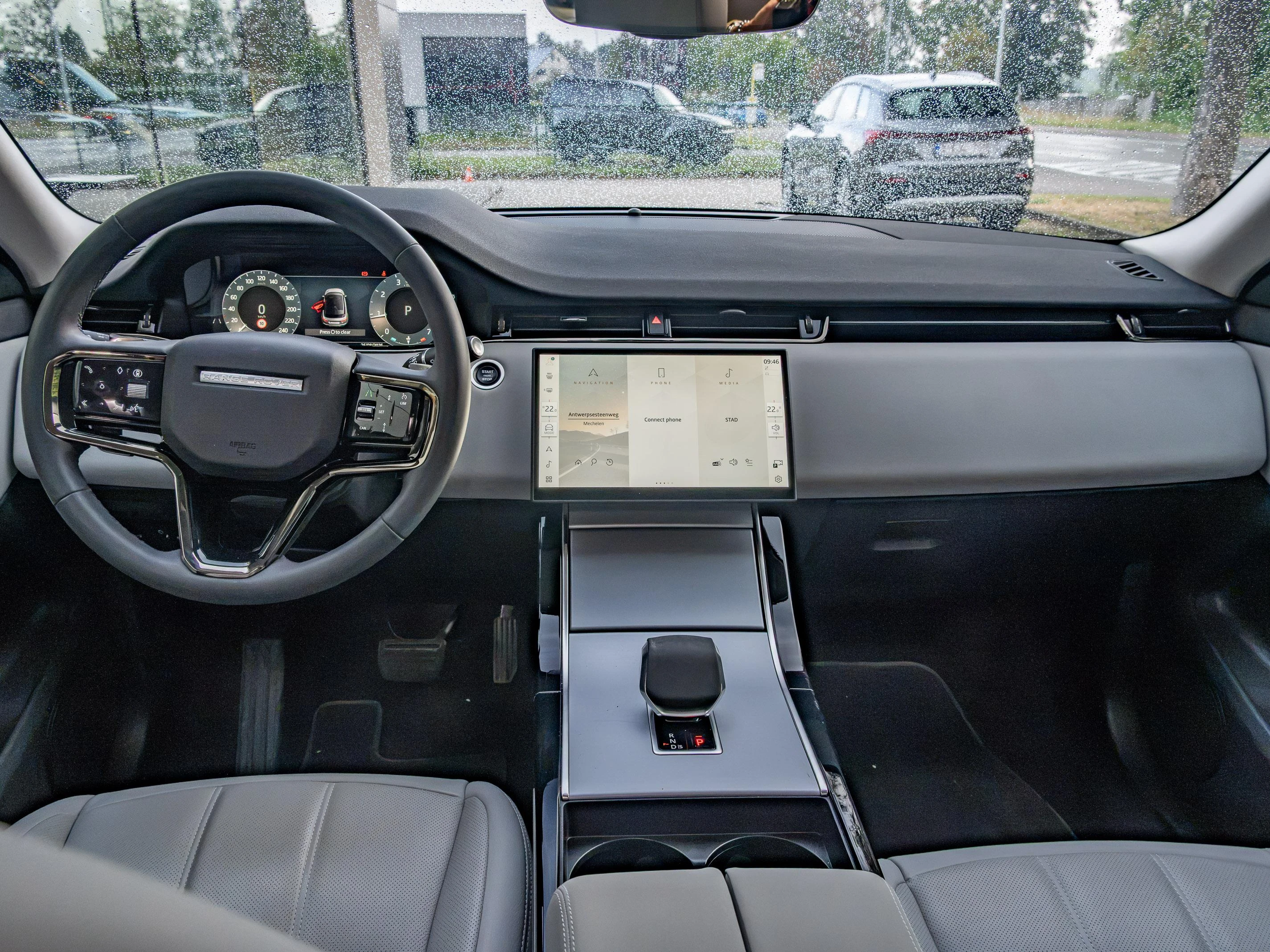 Land Rover-Range Rover Evoque-image-8
