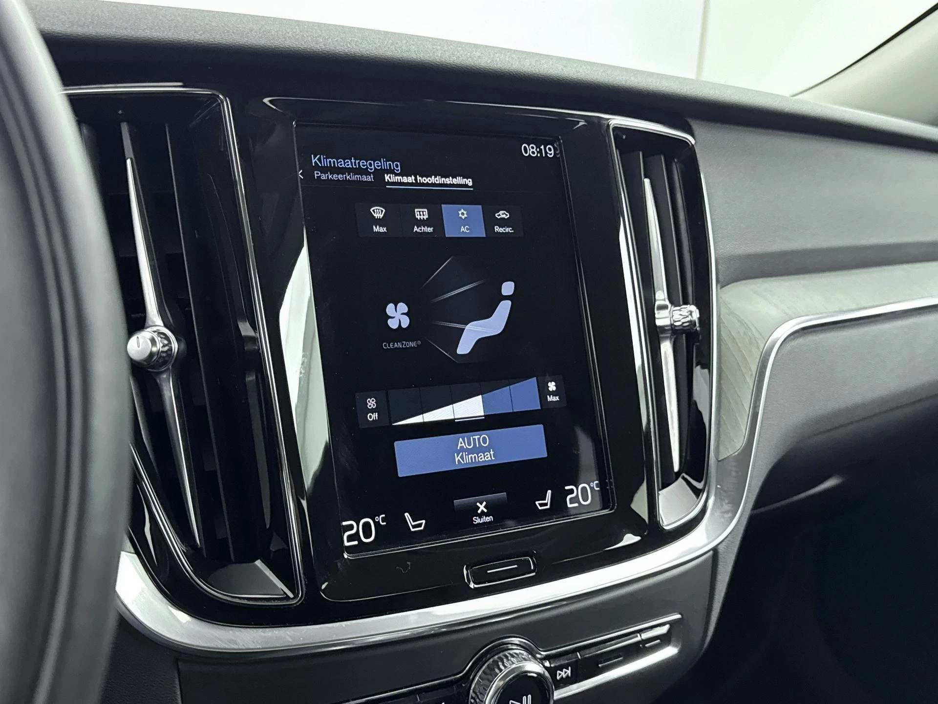 Volvo-S60-image-17