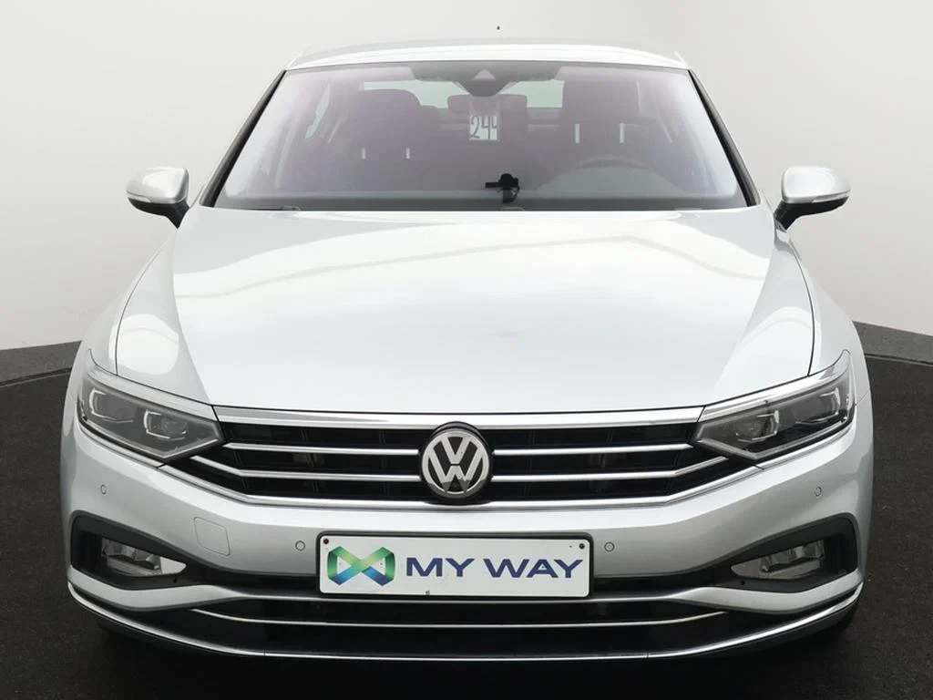 Volkswagen-Passat-image-3