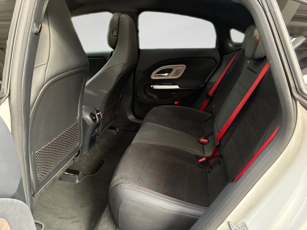 Mercedes-Benz-CLA 250+-image-9