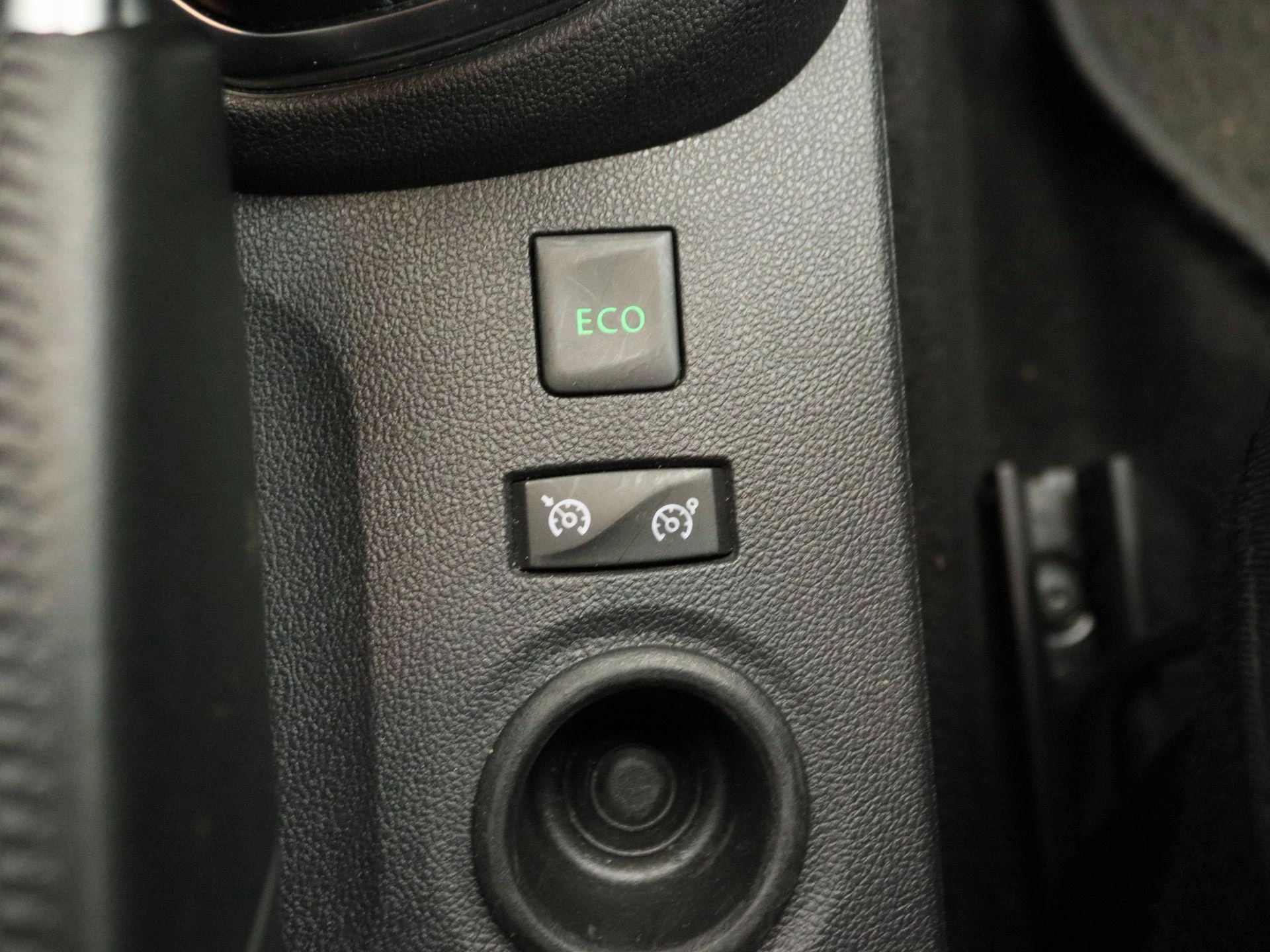 Renault-Captur-image-11