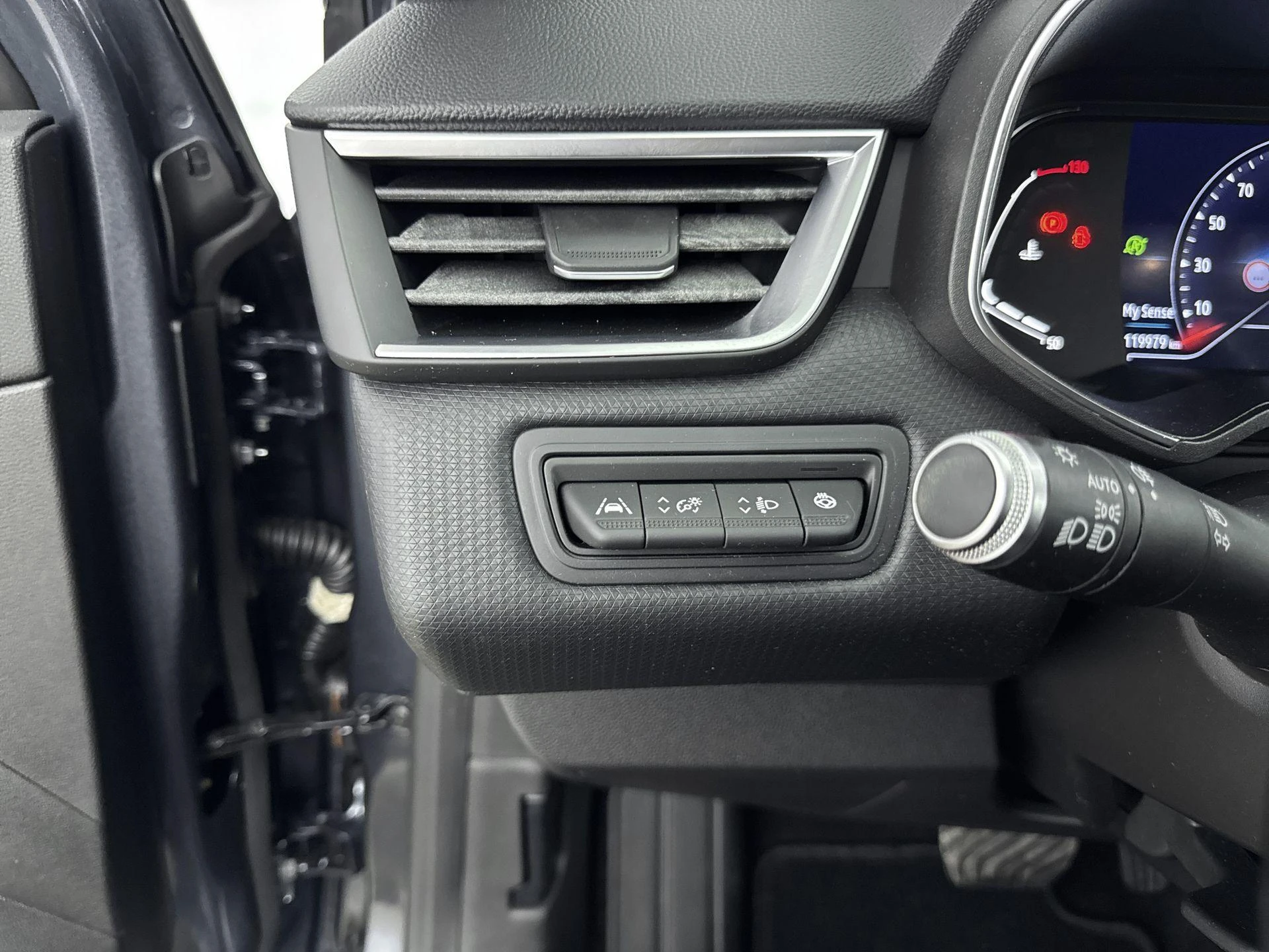 Renault-Clio-image-15