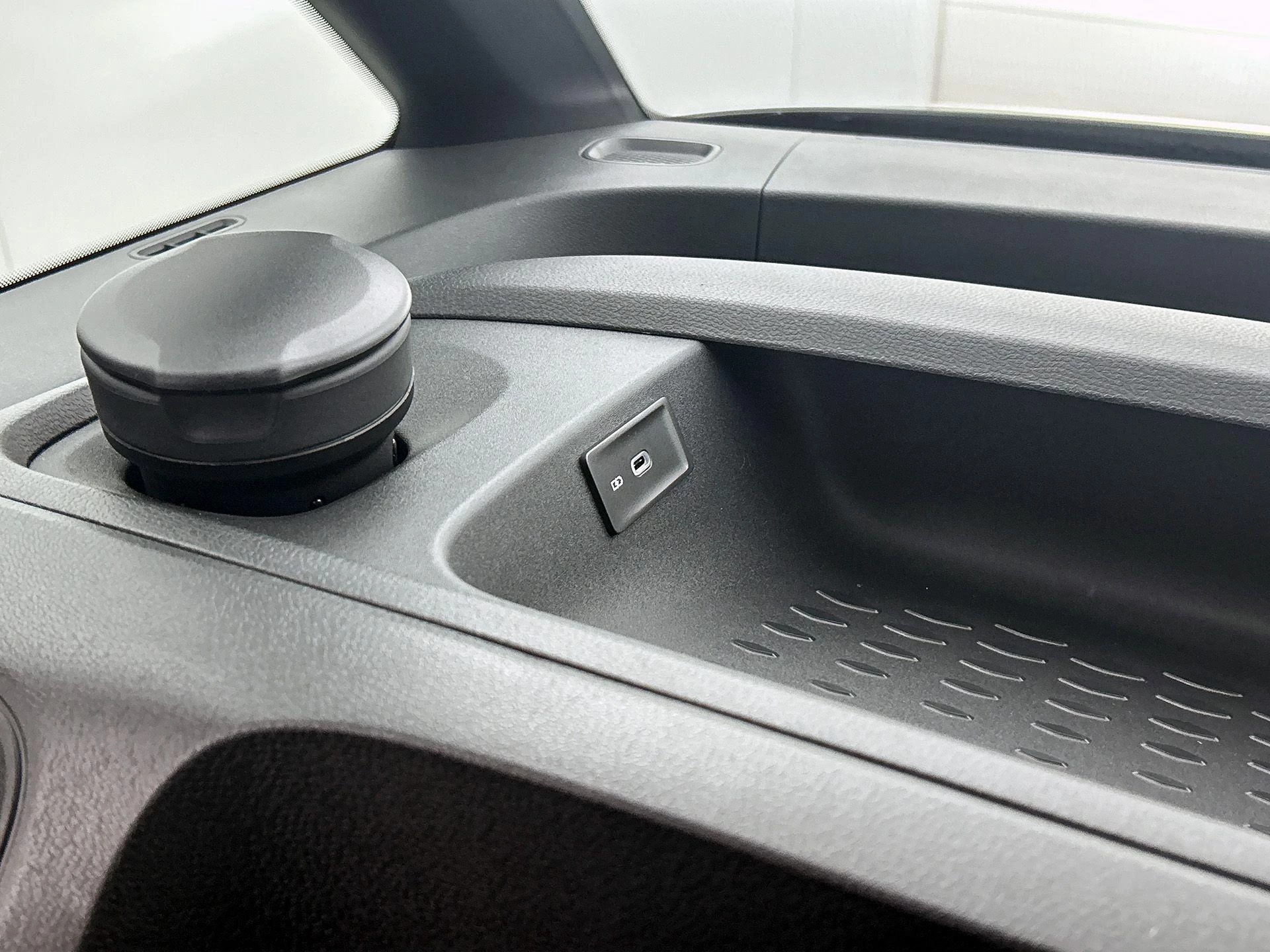 Volkswagen-ID. Buzz Cargo-image-29