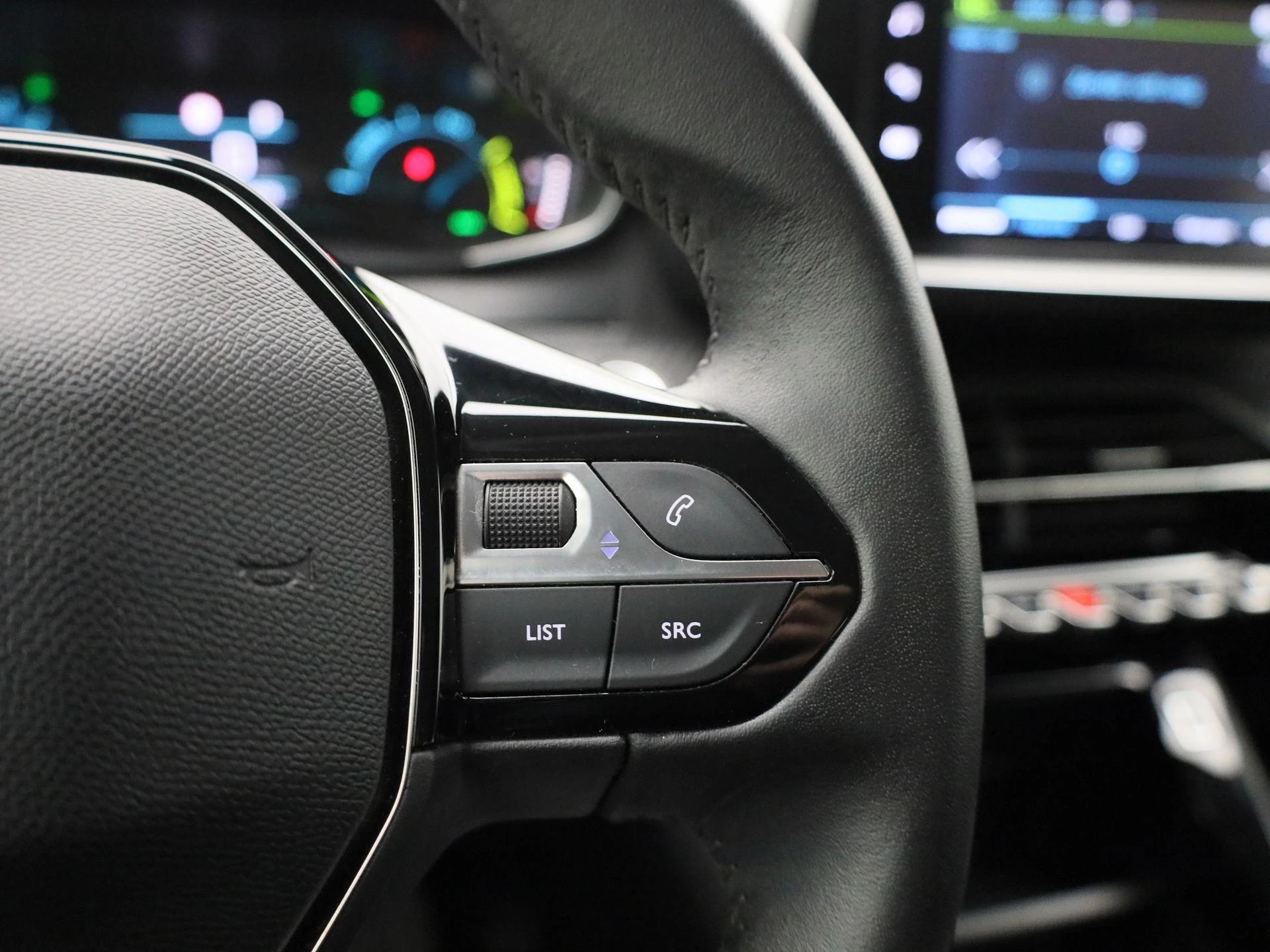 Peugeot-e-208-image-19