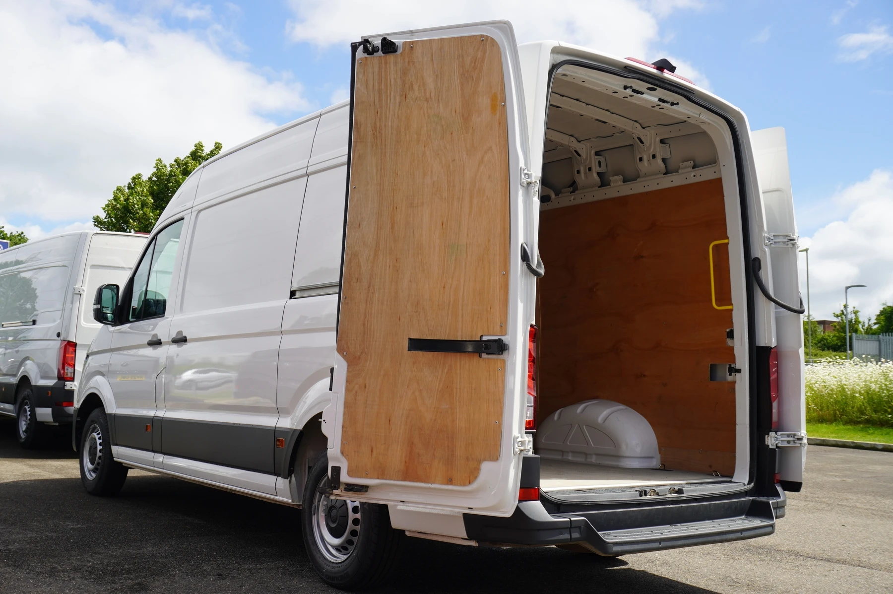 Volkswagen-Crafter-image-34