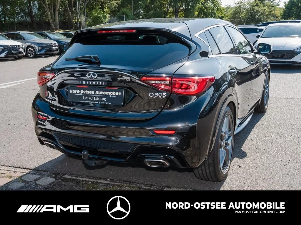 Infiniti Q30 2.0t SPORT AWD TEMPOMAT LED SHZ