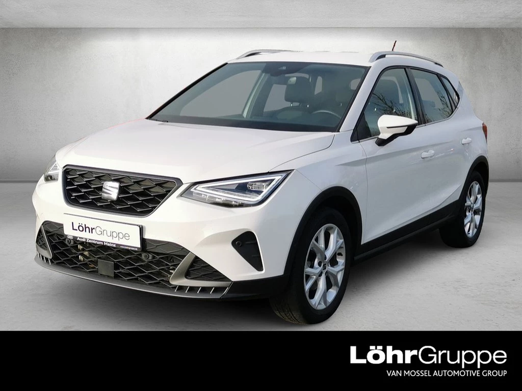 SEAT-Arona-image-0