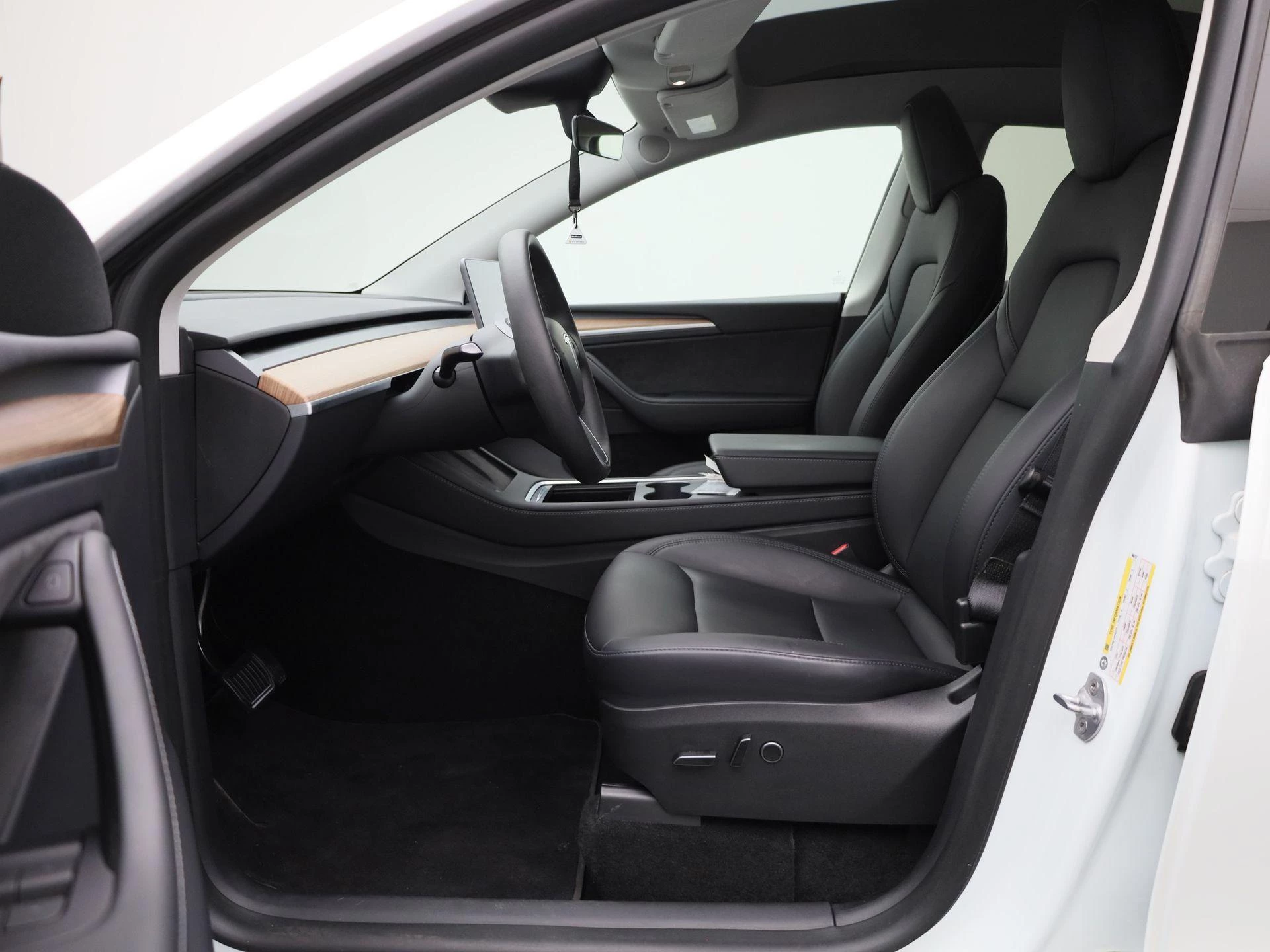 Tesla Model Y Long Range Dual Motor