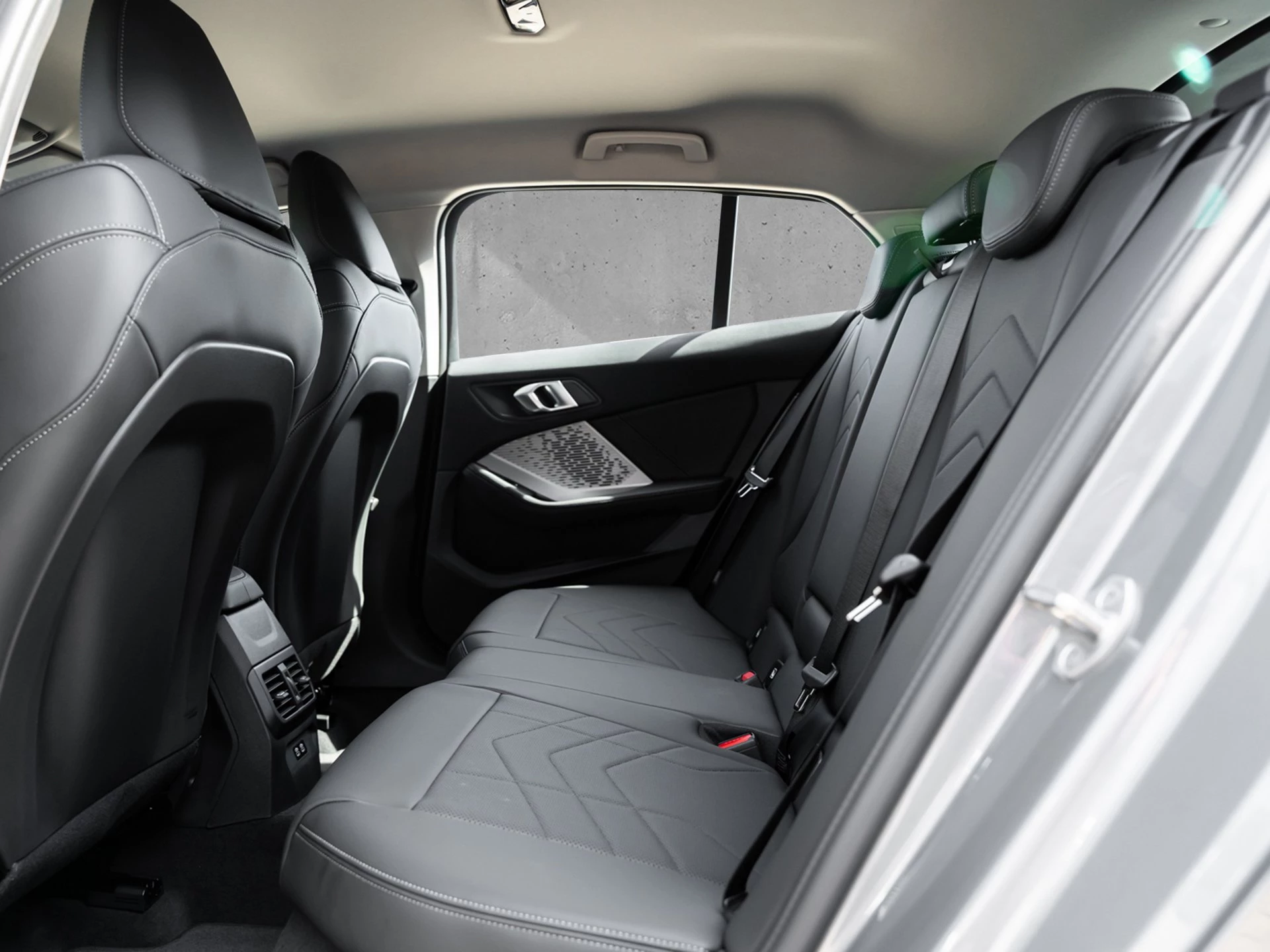 BMW 1er Reihe 118d HUD LED SHZ Innovation