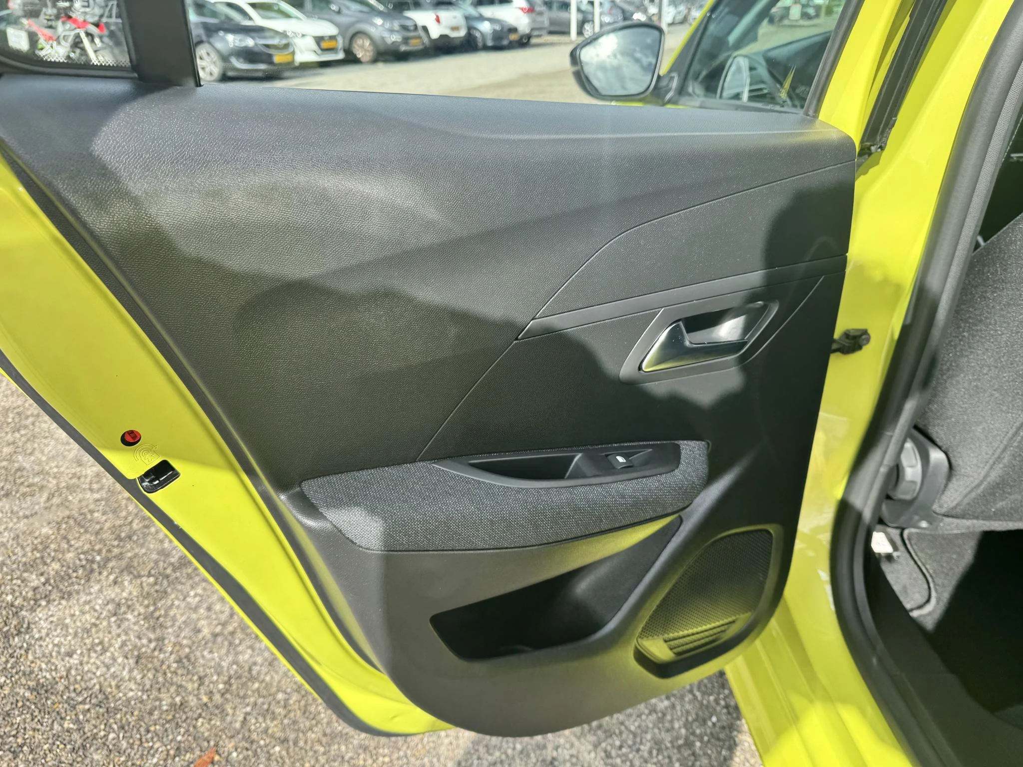 Peugeot-208-image-6