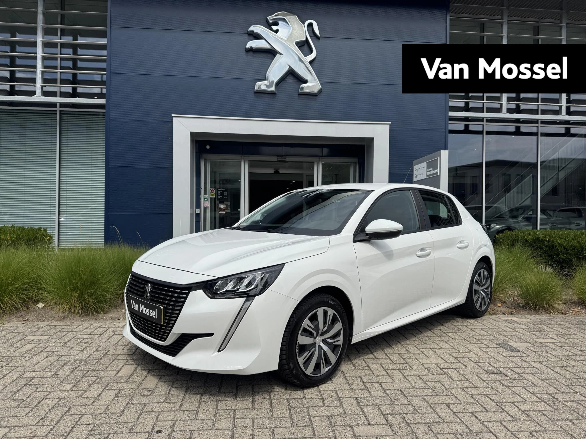 Peugeot-208-image-0