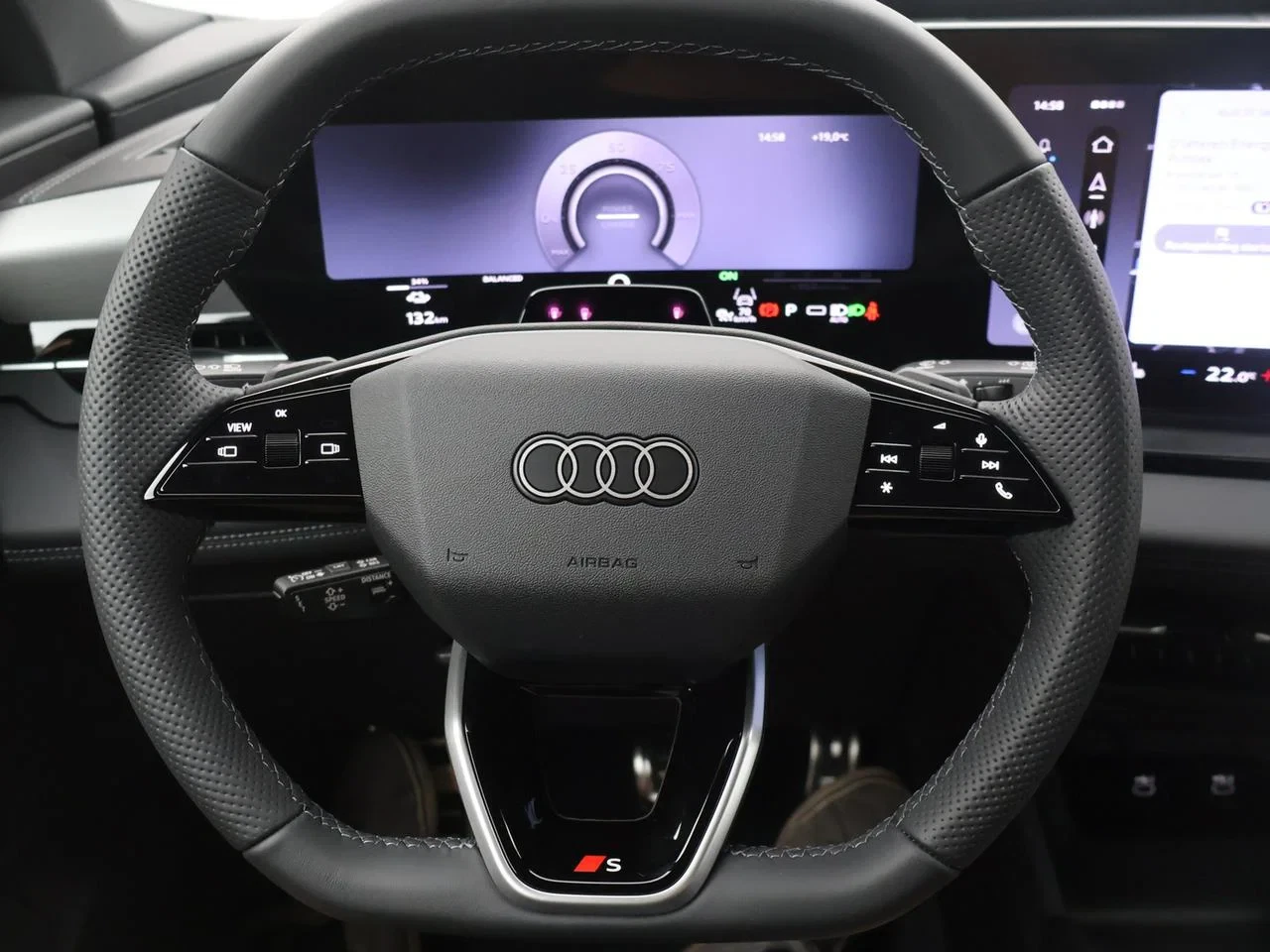 Audi-Q6 e-tron-image-4