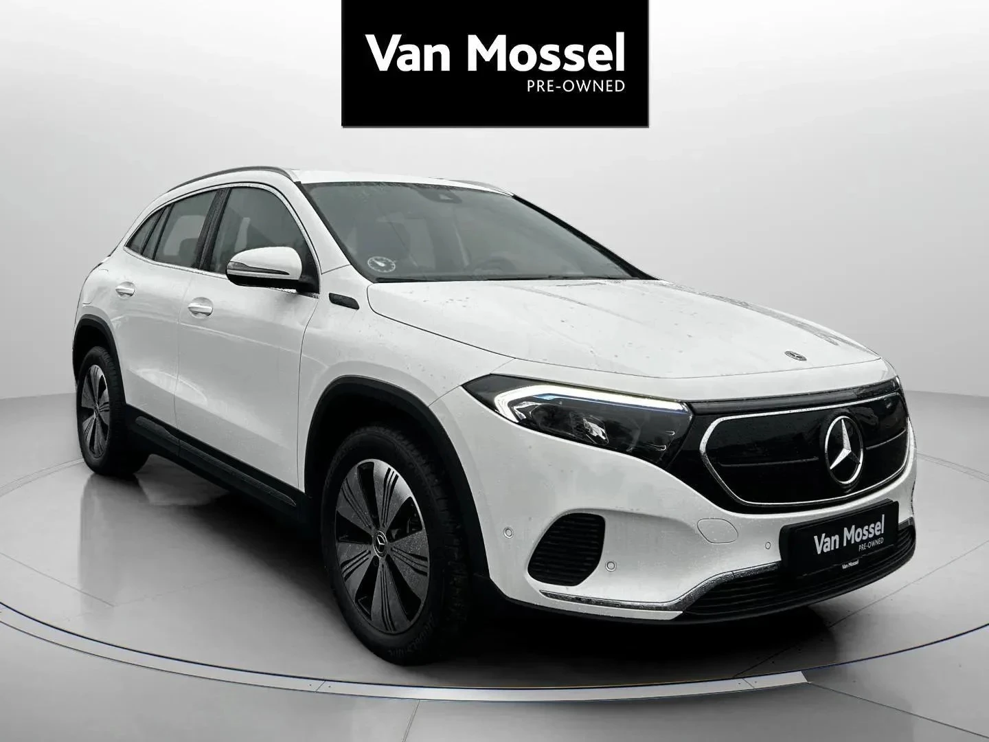 Mercedes-Benz-EQA-image-2