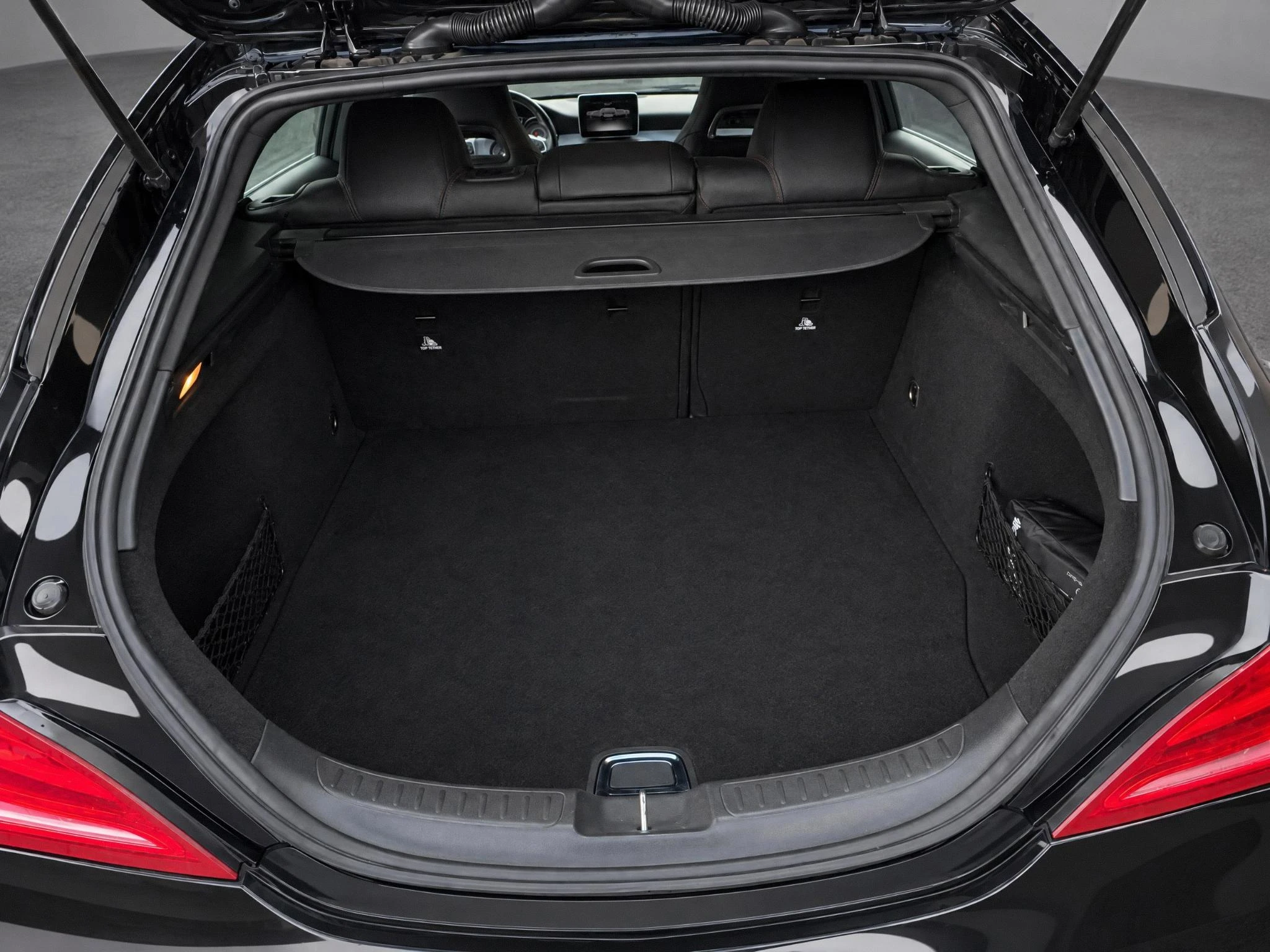 Mercedes-Benz-CLA-image-11