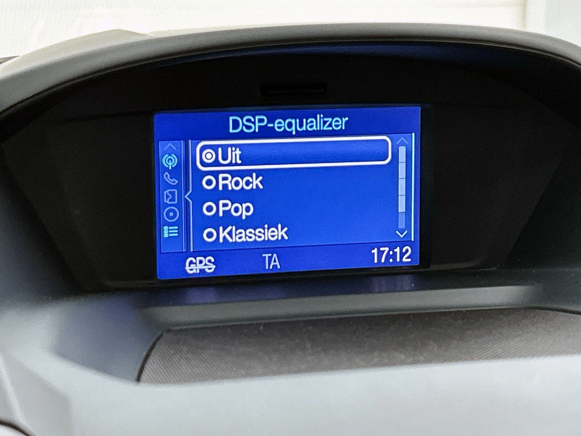 Ford-C-MAX-image-12
