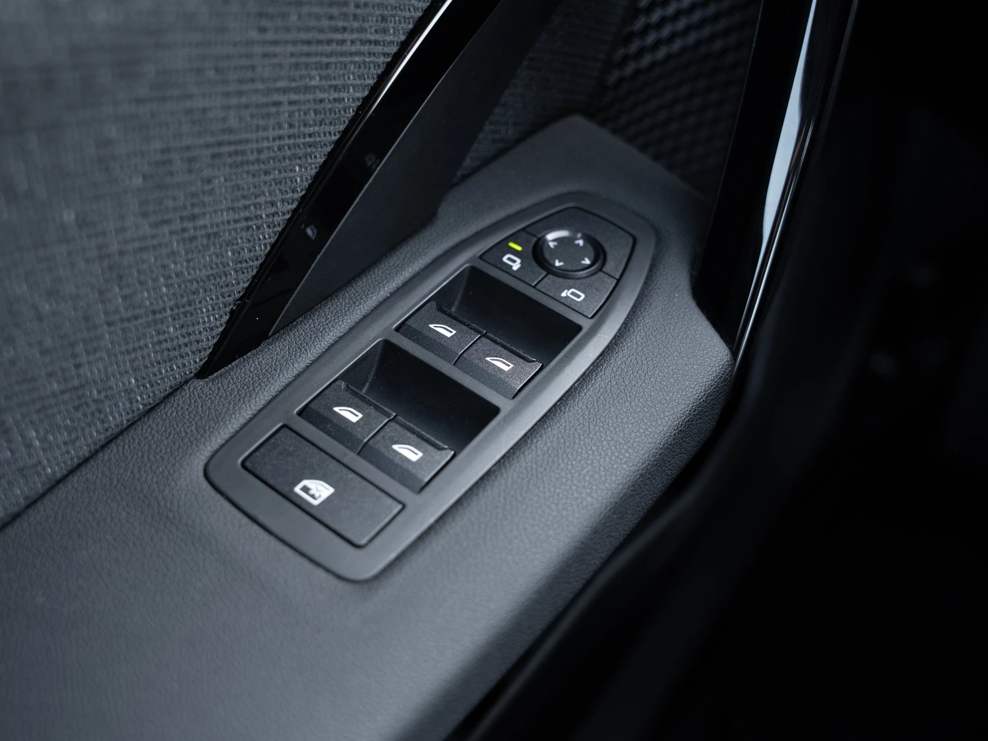 BMW iX1 xDrive30. Sitzheizung.Navi