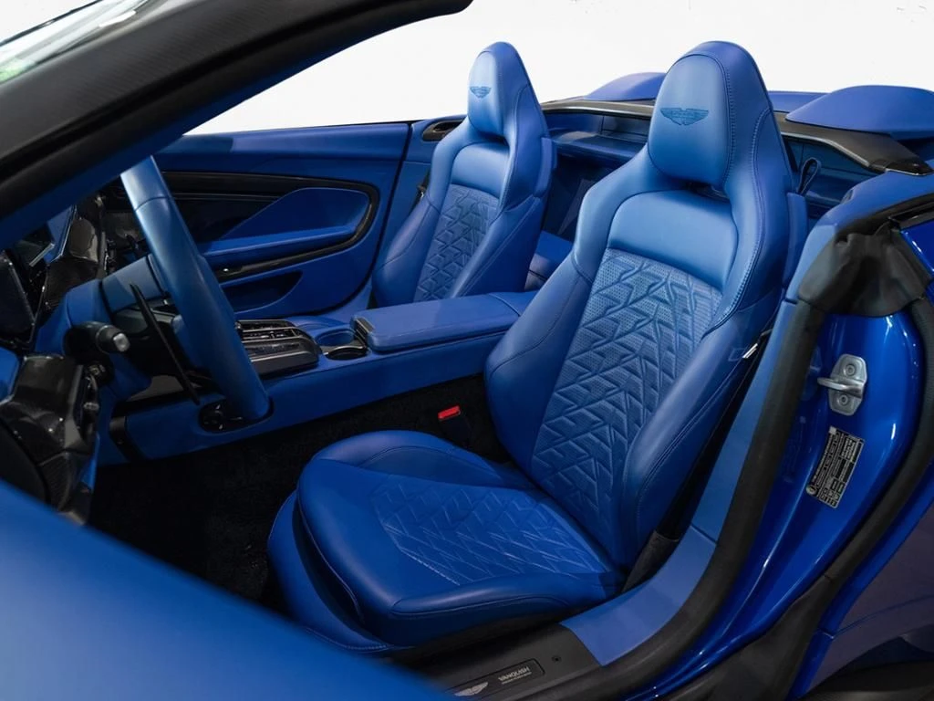 Aston Martin-Vanquish-image-30