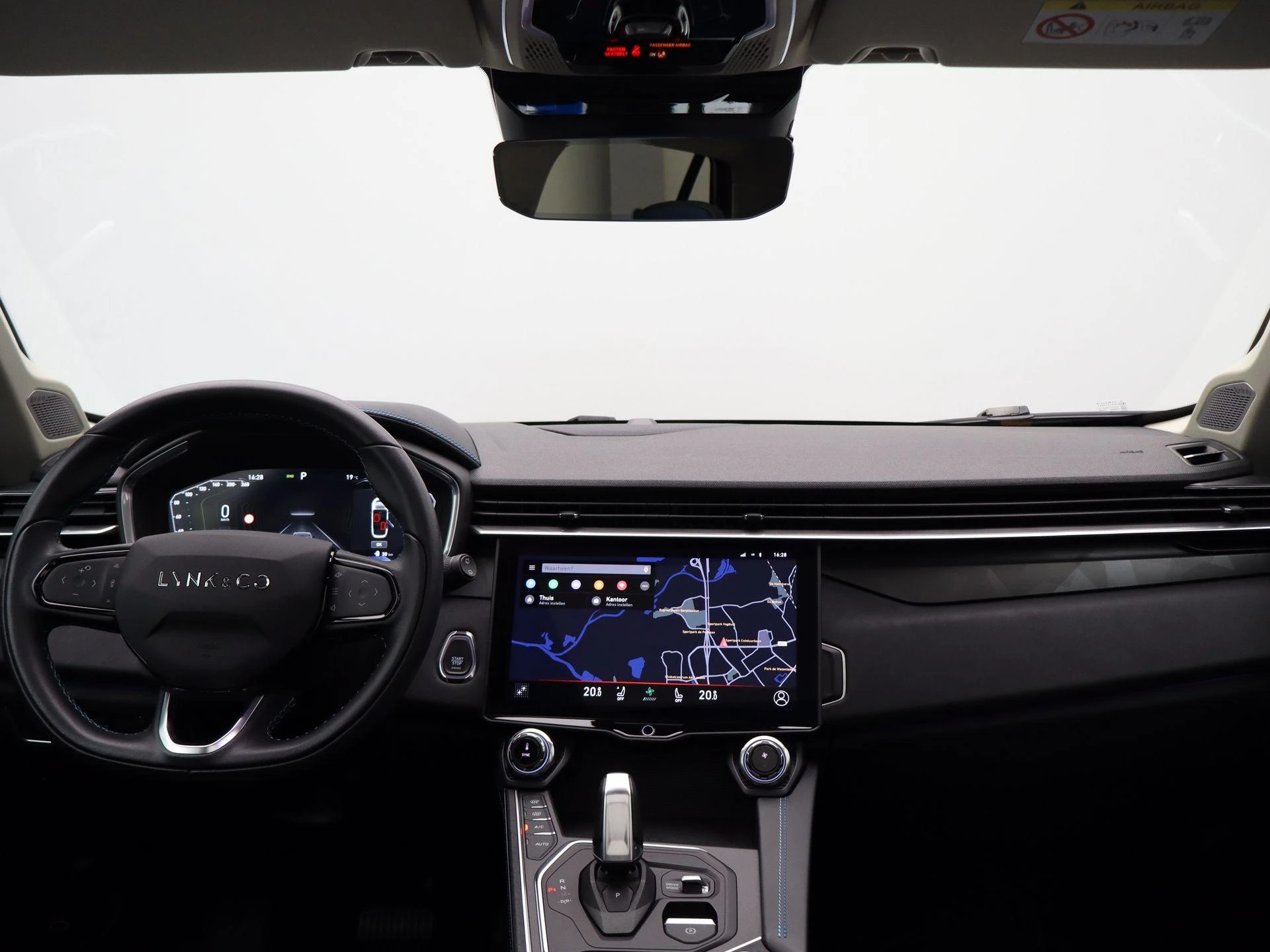 Lynk & Co-01-image-34
