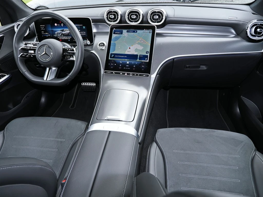 Mercedes-Benz-GLC 220 d-image-12