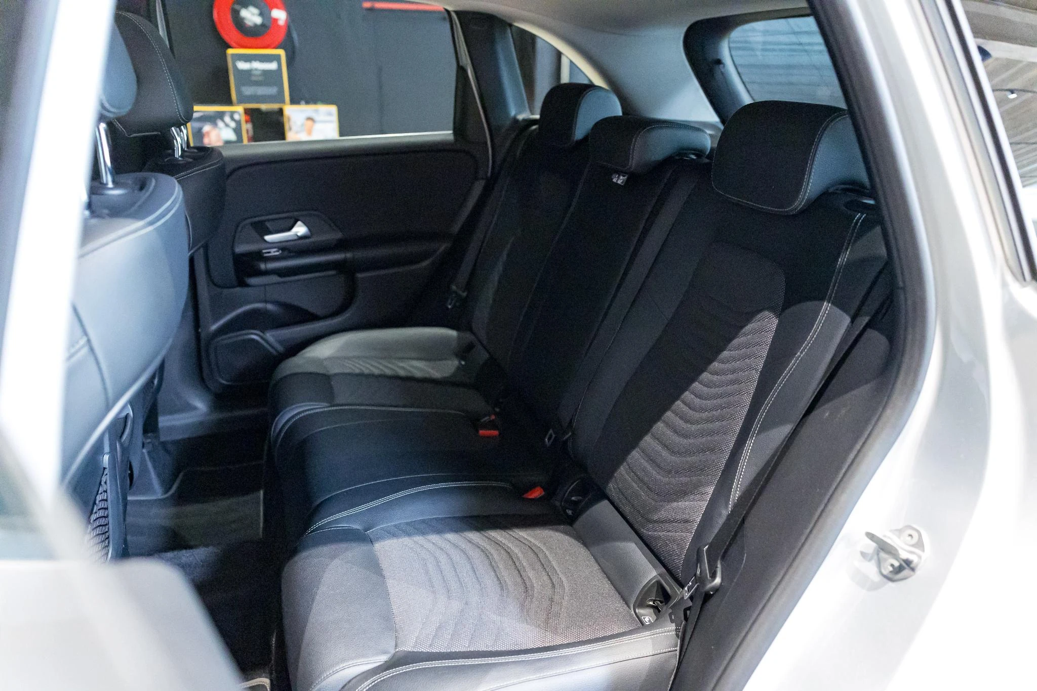 Mercedes-Benz-B-Klasse-image-11