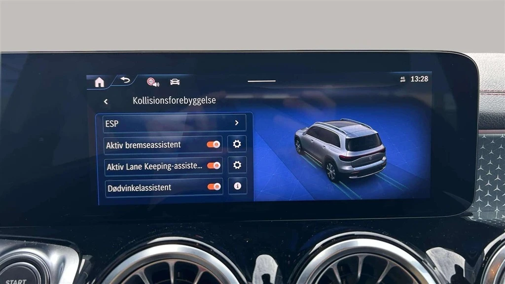 Mercedes-Benz-EQB-image-19