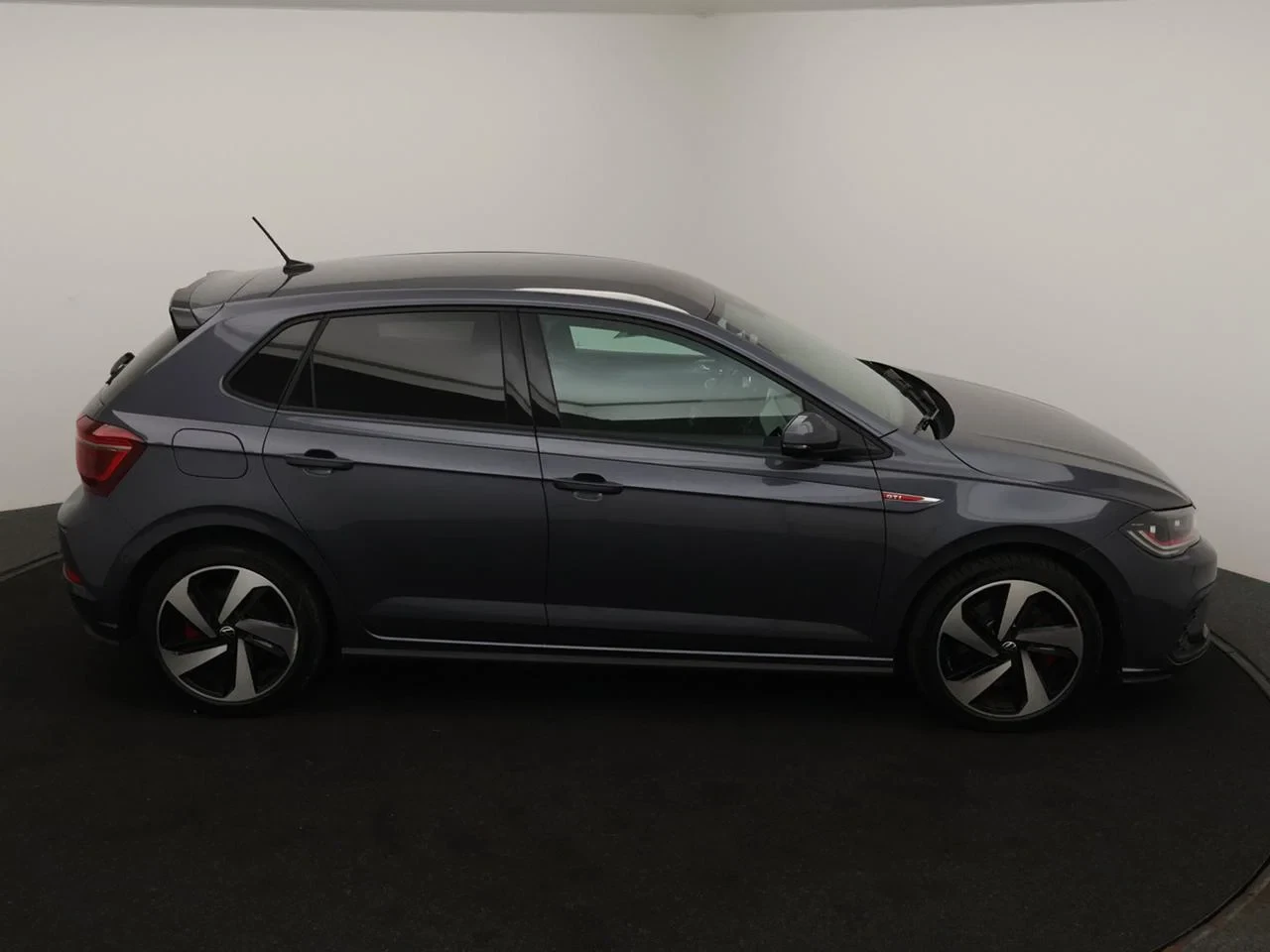 Volkswagen-Polo-image-3