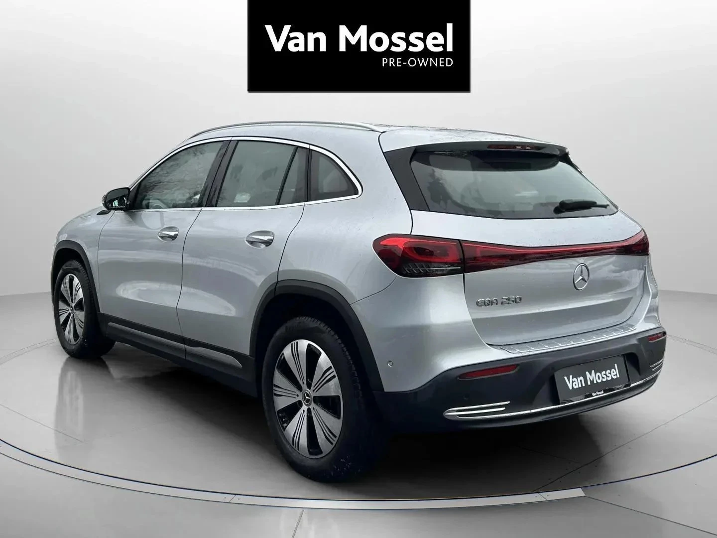 Mercedes-Benz-EQA-image-6