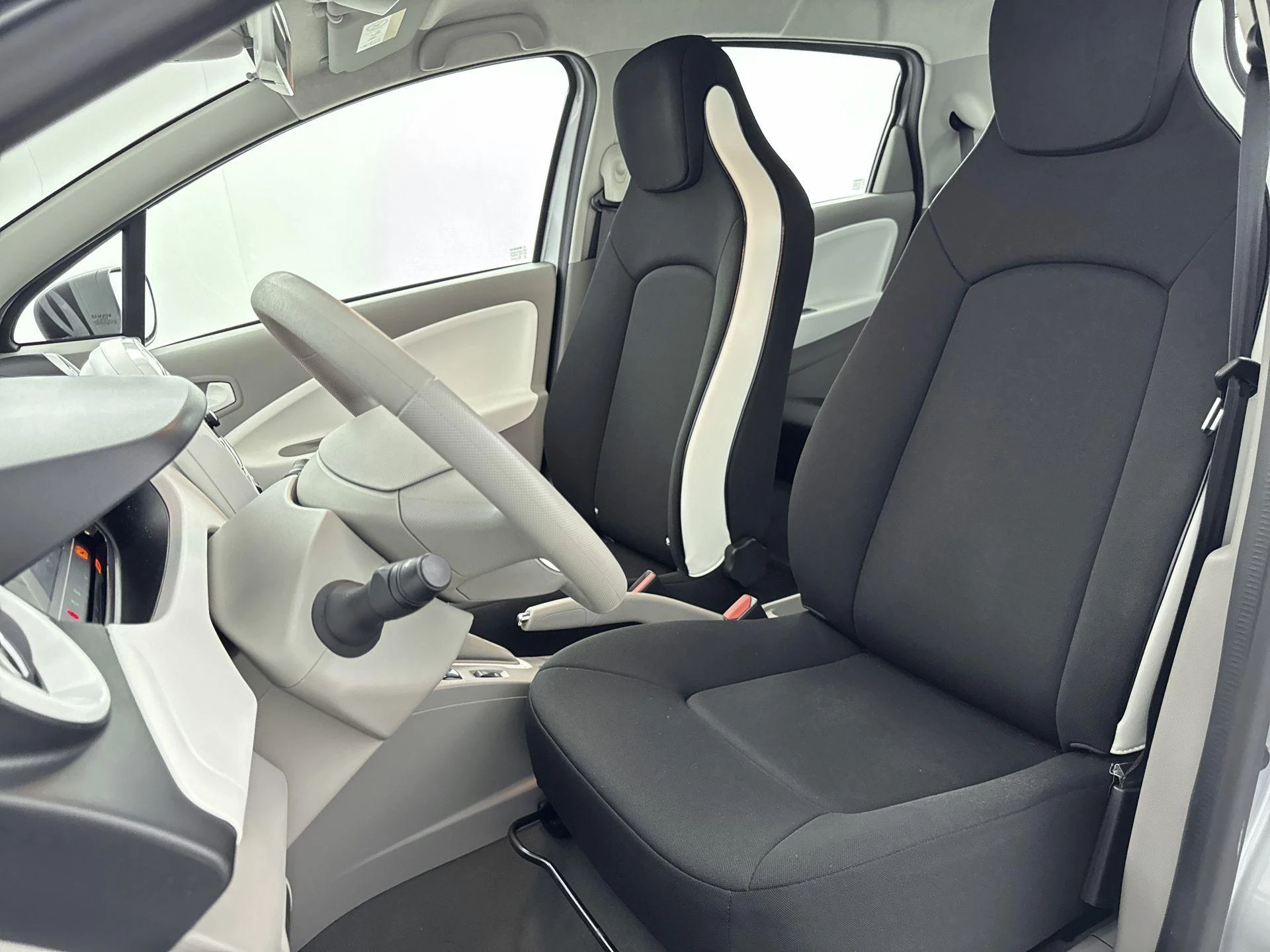 Renault-ZOE-image-27