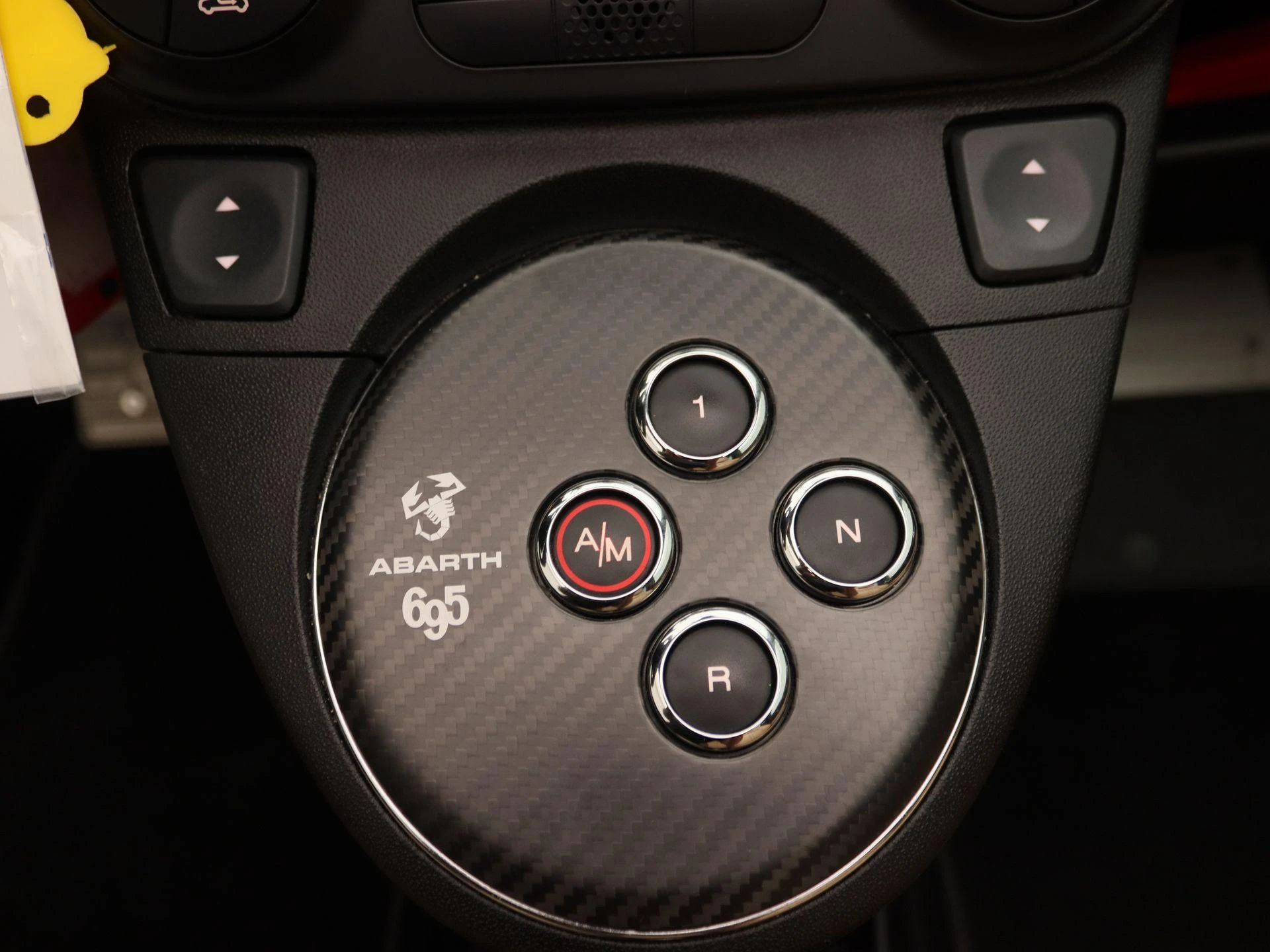 Abarth-695-image-10