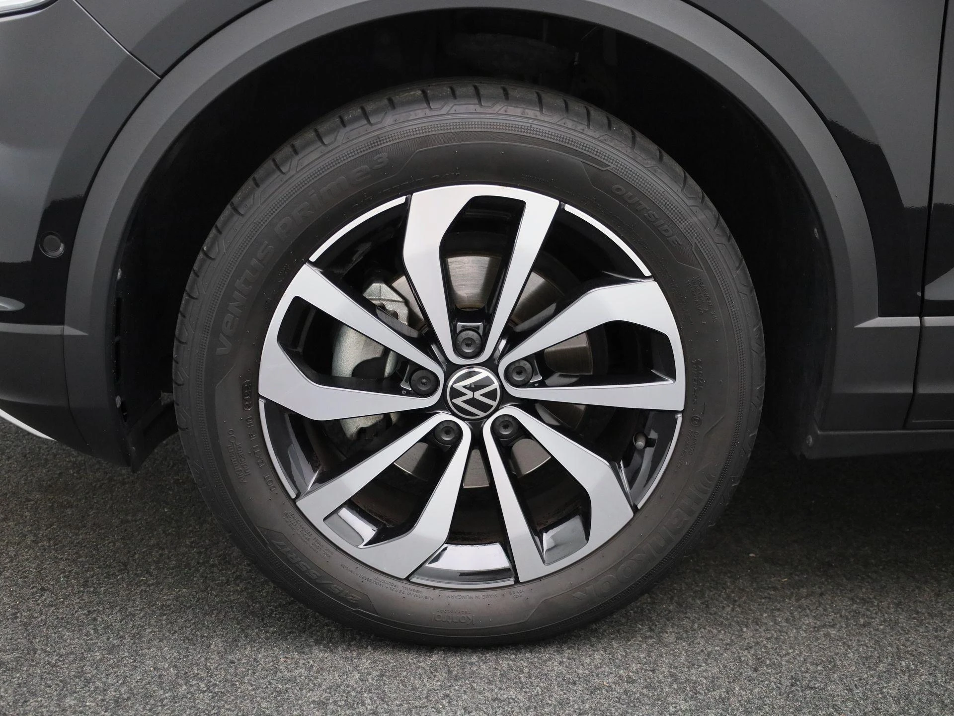 Volkswagen-T-Roc-image-13
