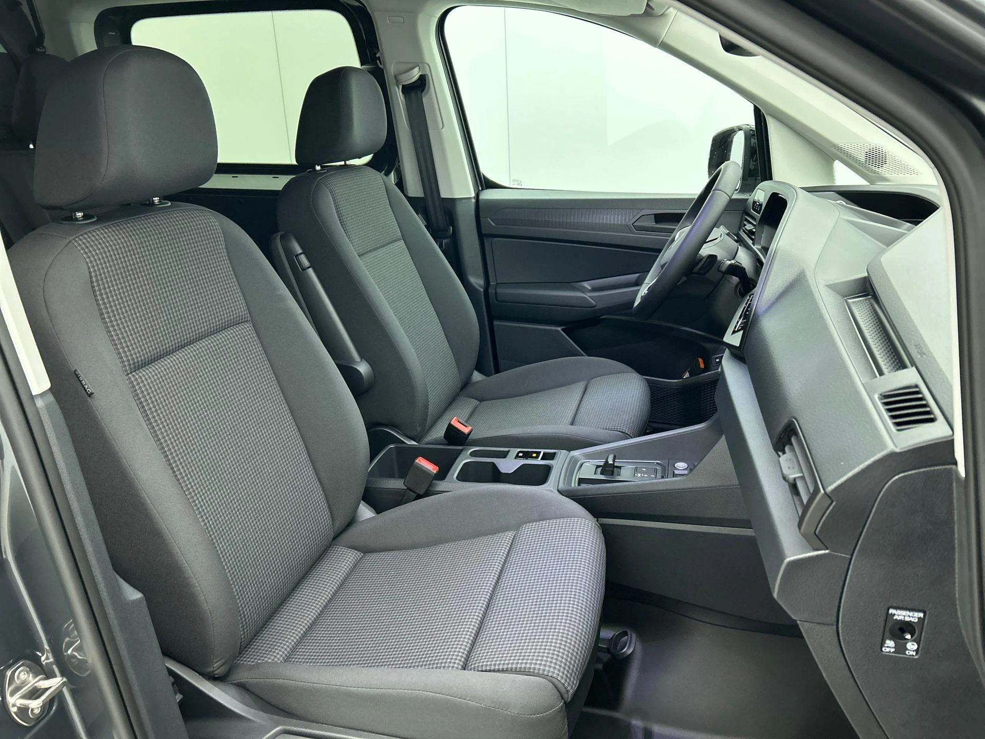Volkswagen-Caddy-image-43