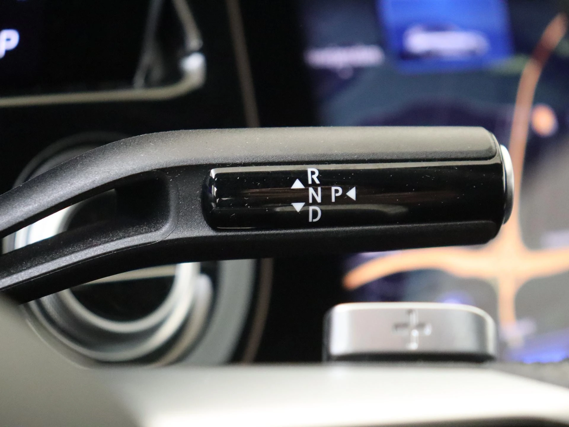 Mercedes-Benz-E-Klasse-image-13