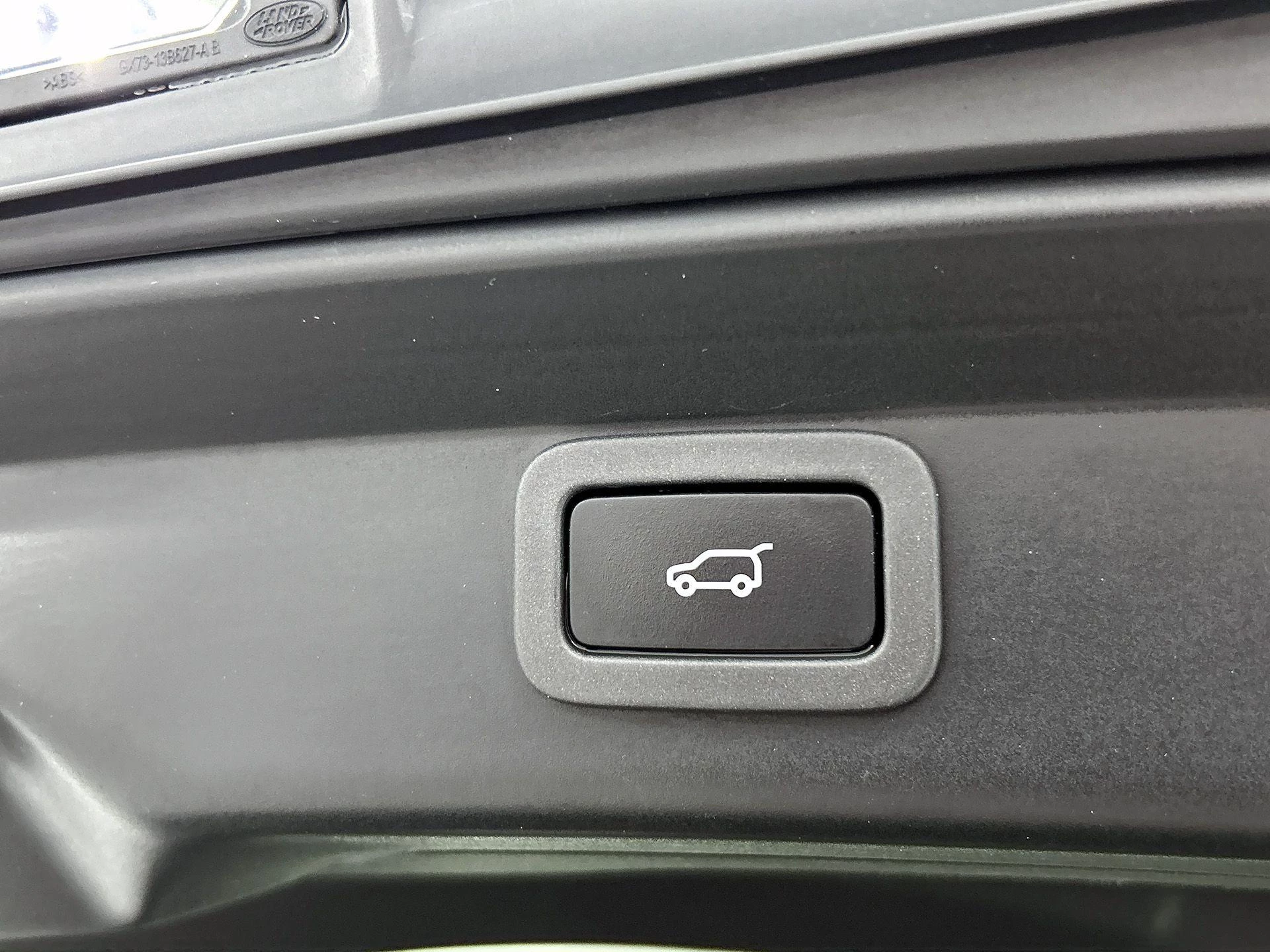 Jaguar-I-PACE-image-52