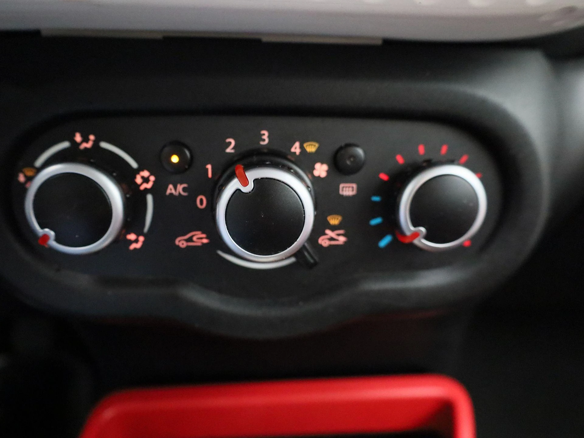 Renault-Twingo-image-18
