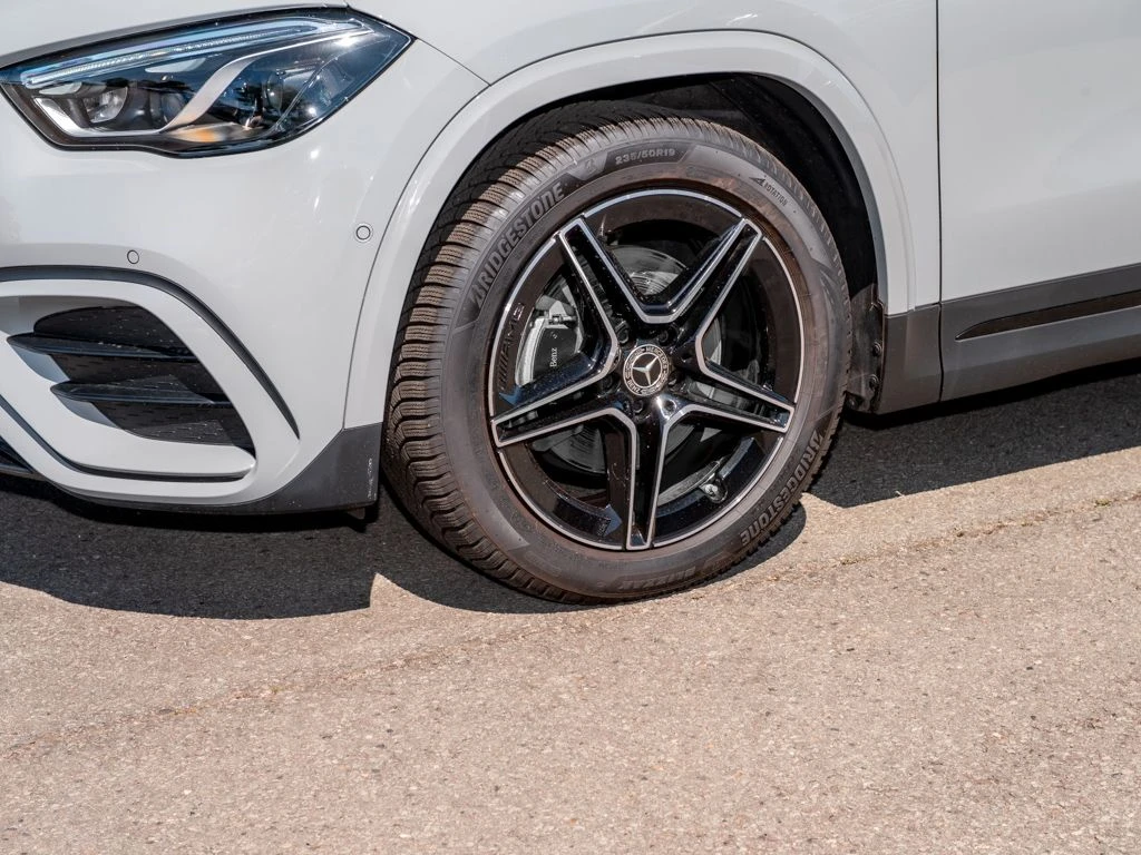 Mercedes-Benz-GLA 200 d-image-6