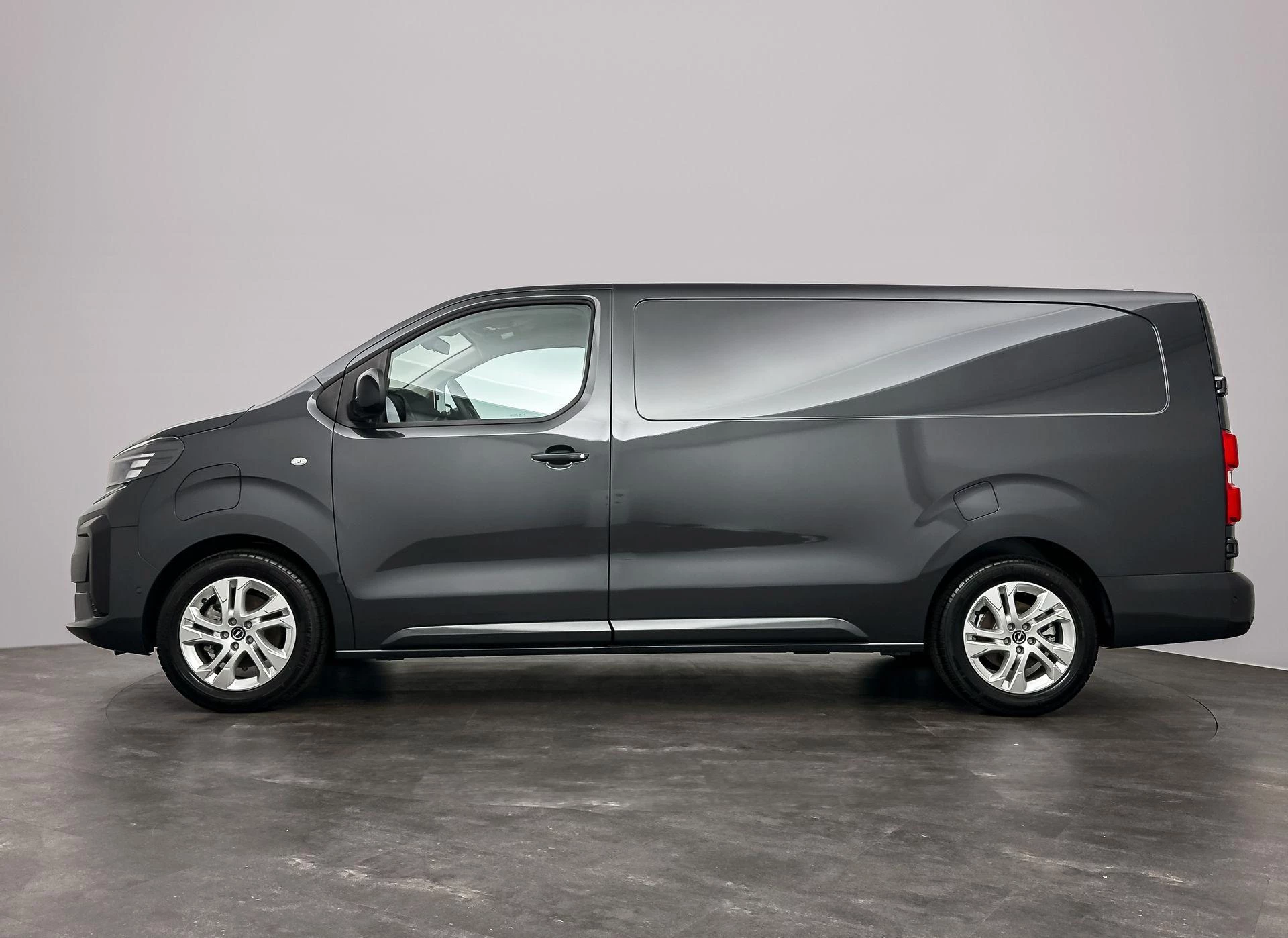 Opel-Vivaro-e-image-8