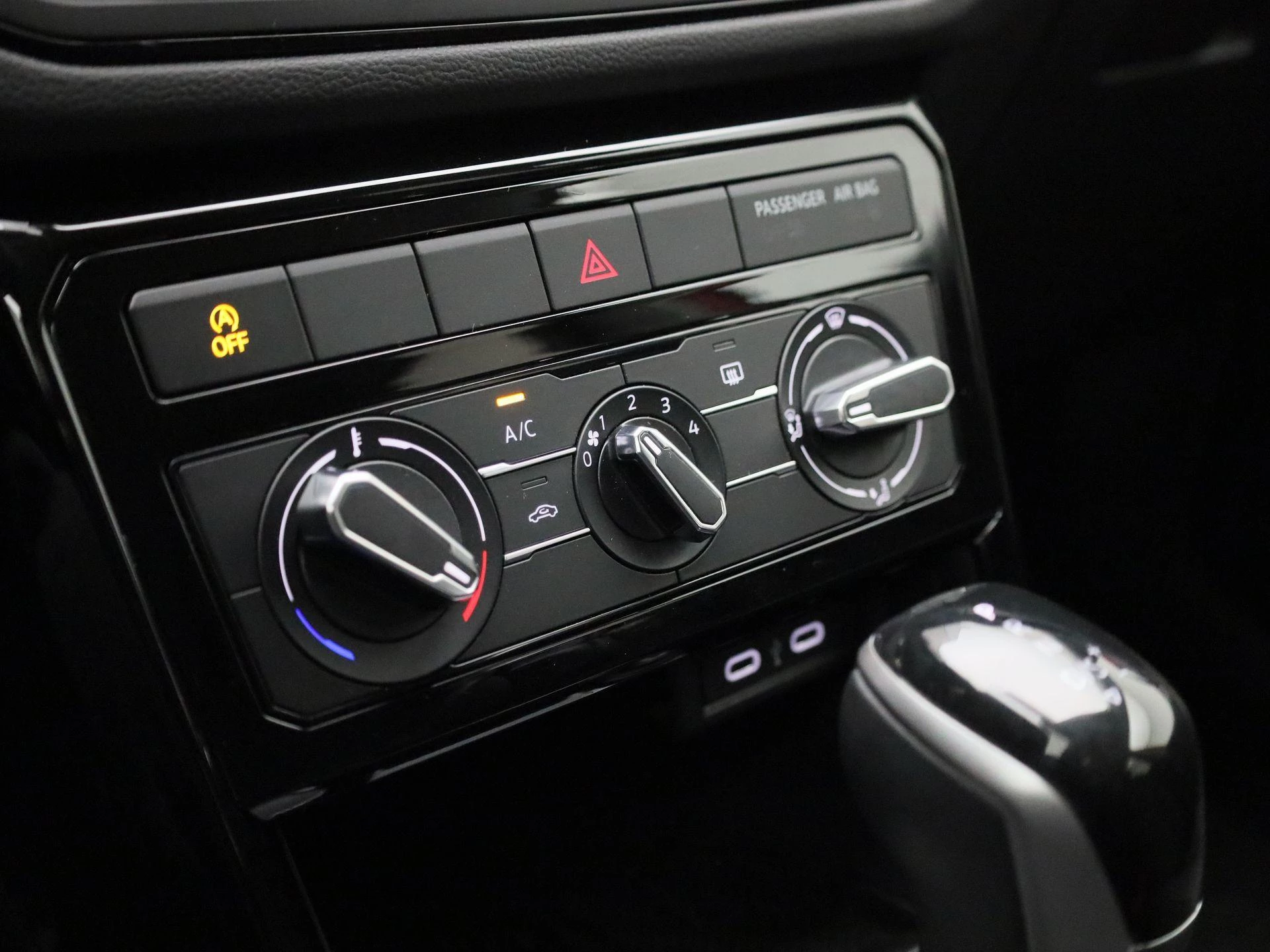 Volkswagen-T-Cross-image-15