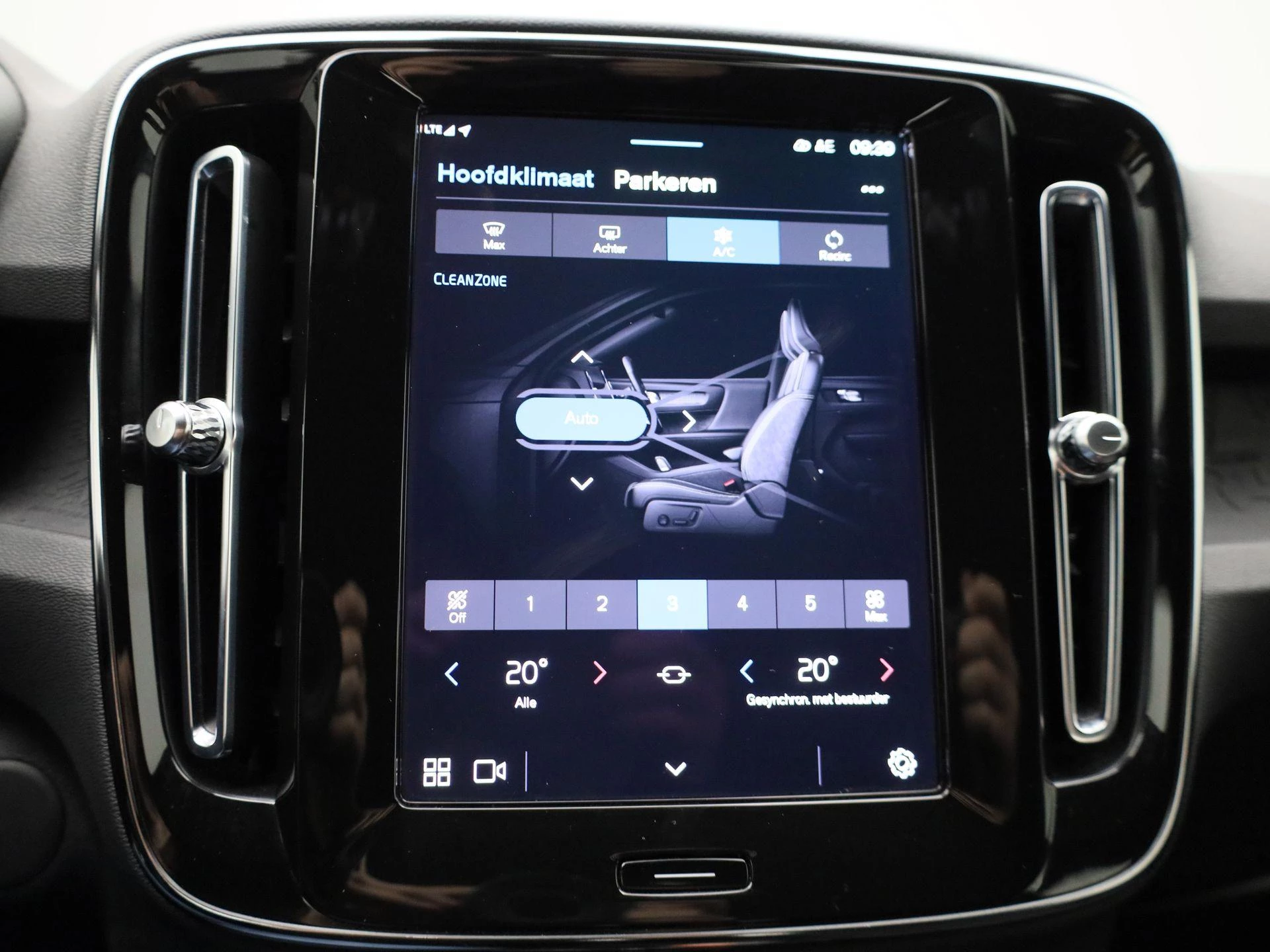 Volvo-XC40-image-17