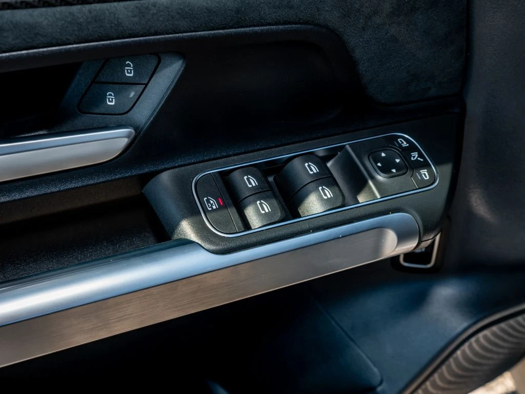 Mercedes-Benz-GLB 200 d-image-14